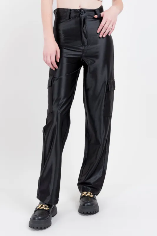 Pantalón cargo liso satín sold by Shasa