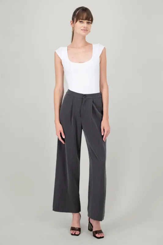 Pantalon fluido de vestir sold by Shasa
