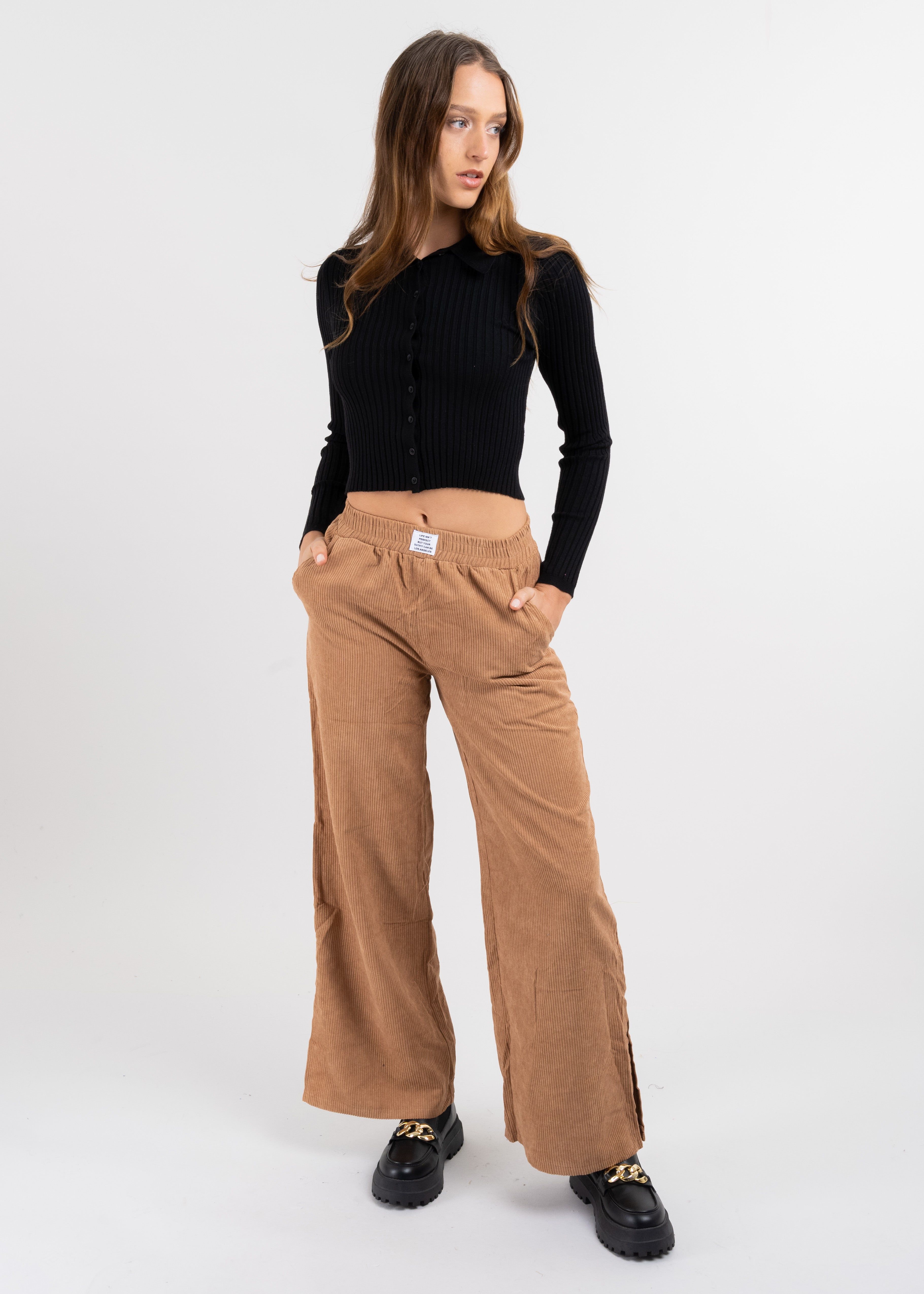 Pantalón wide leg pana sold by Shasa