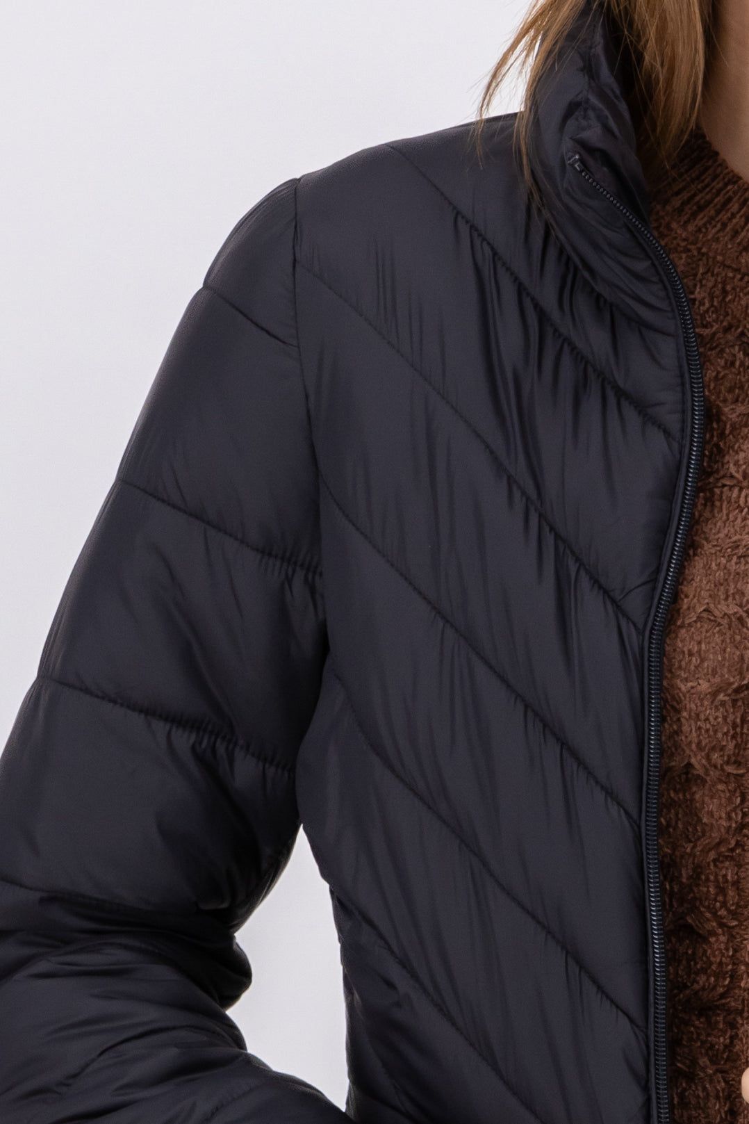 Chamarra capitonada cuello alto sold by Shasa product image thumbnail 5