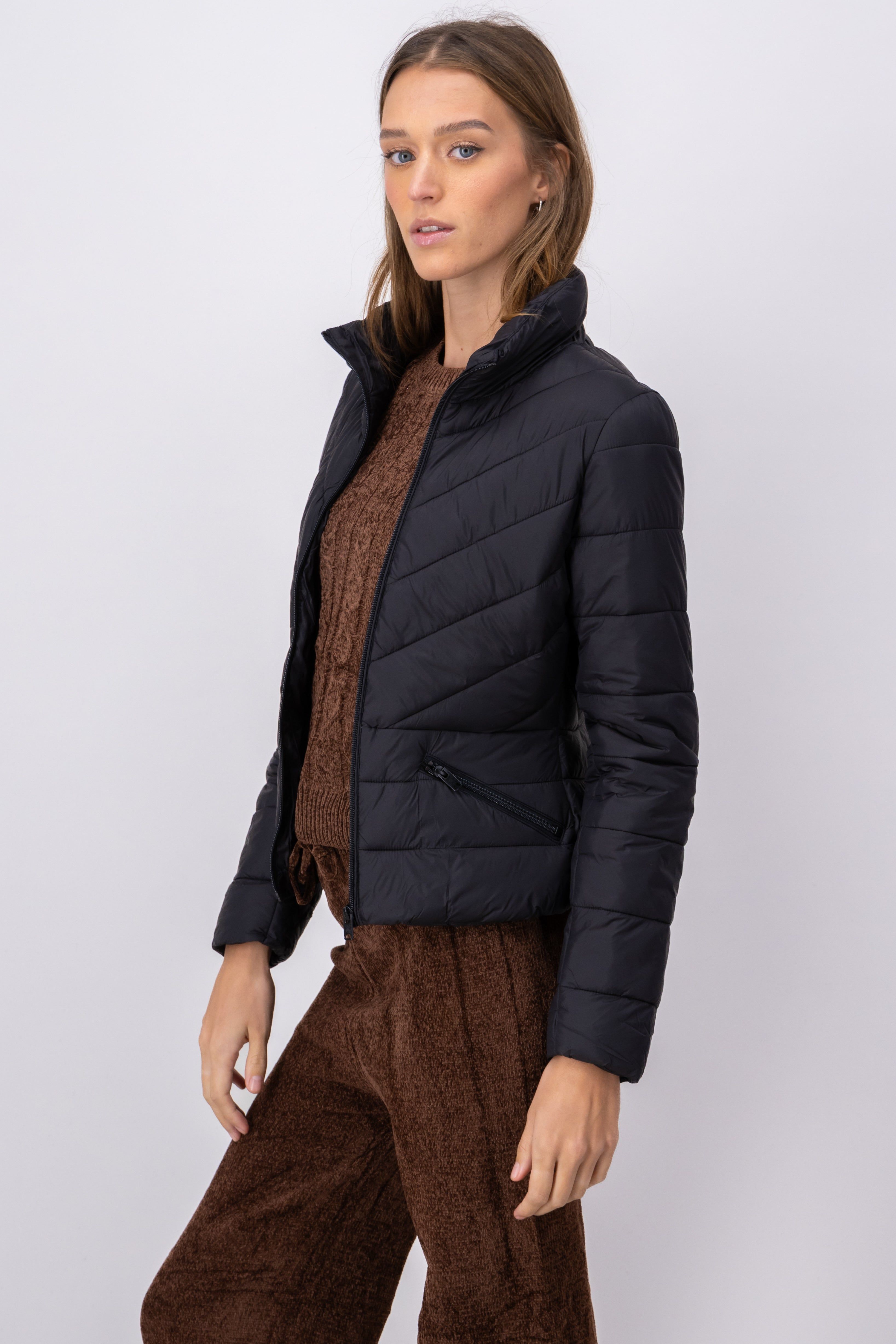 Chamarra capitonada cuello alto sold by Shasa product image thumbnail 3