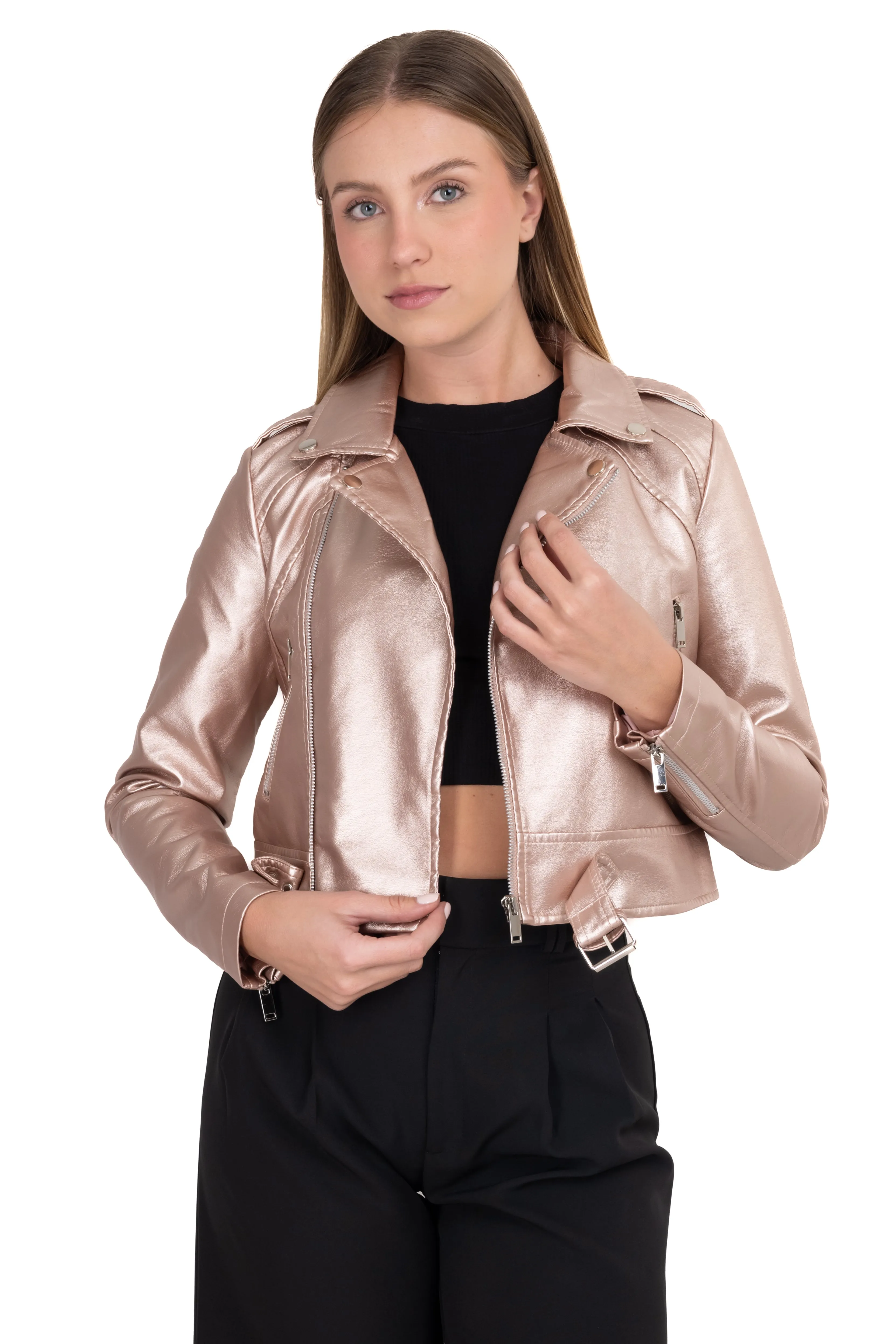 Chamarra efecto piel metálica sold by Shasa