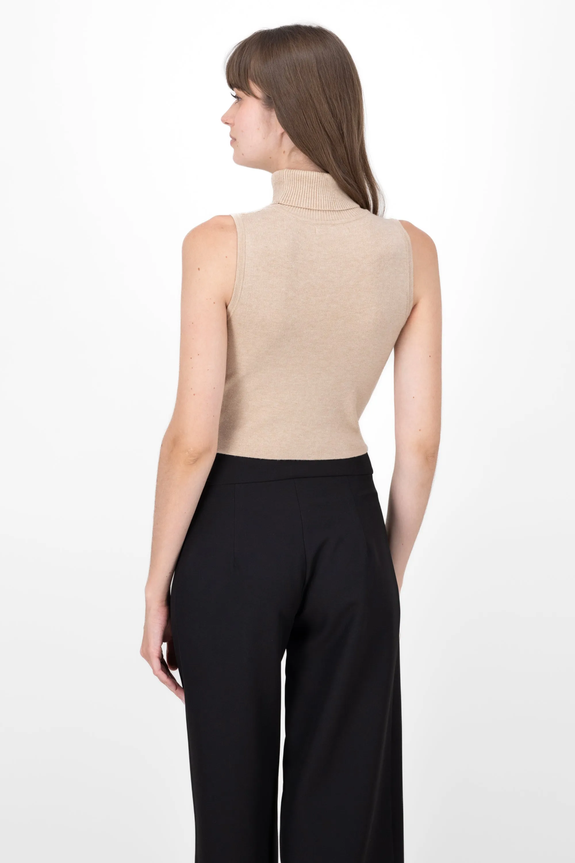 Top tejido cuello alto sin mangas sold by Shasa product image thumbnail 4