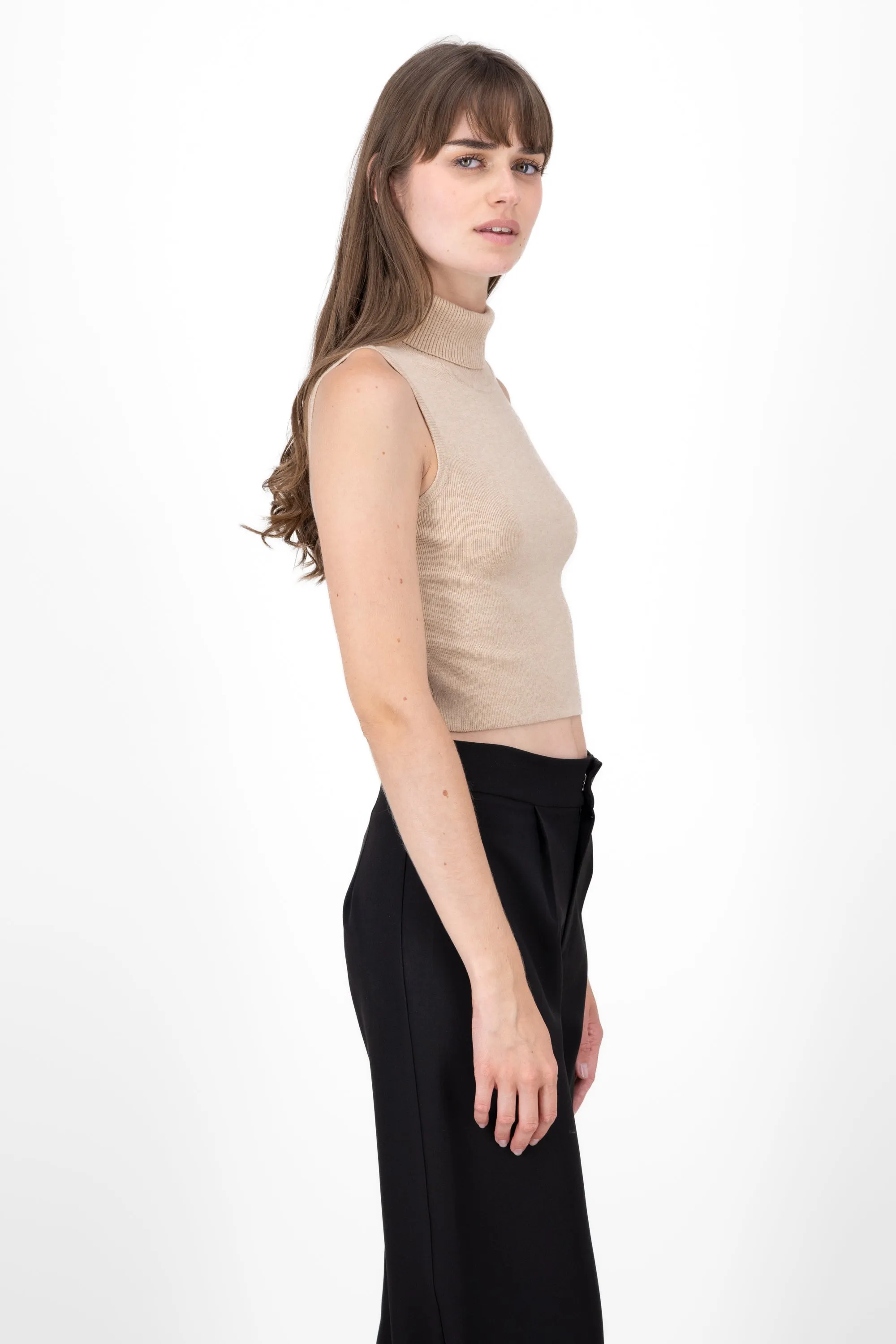 Top tejido cuello alto sin mangas sold by Shasa product image thumbnail 3