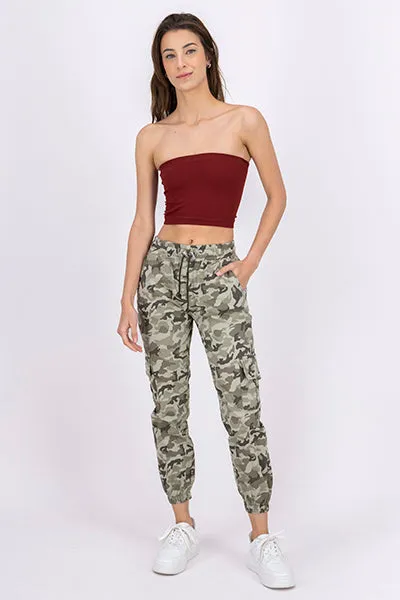 Jeans cargo cintura alta camuflaje cordón sold by Shasa