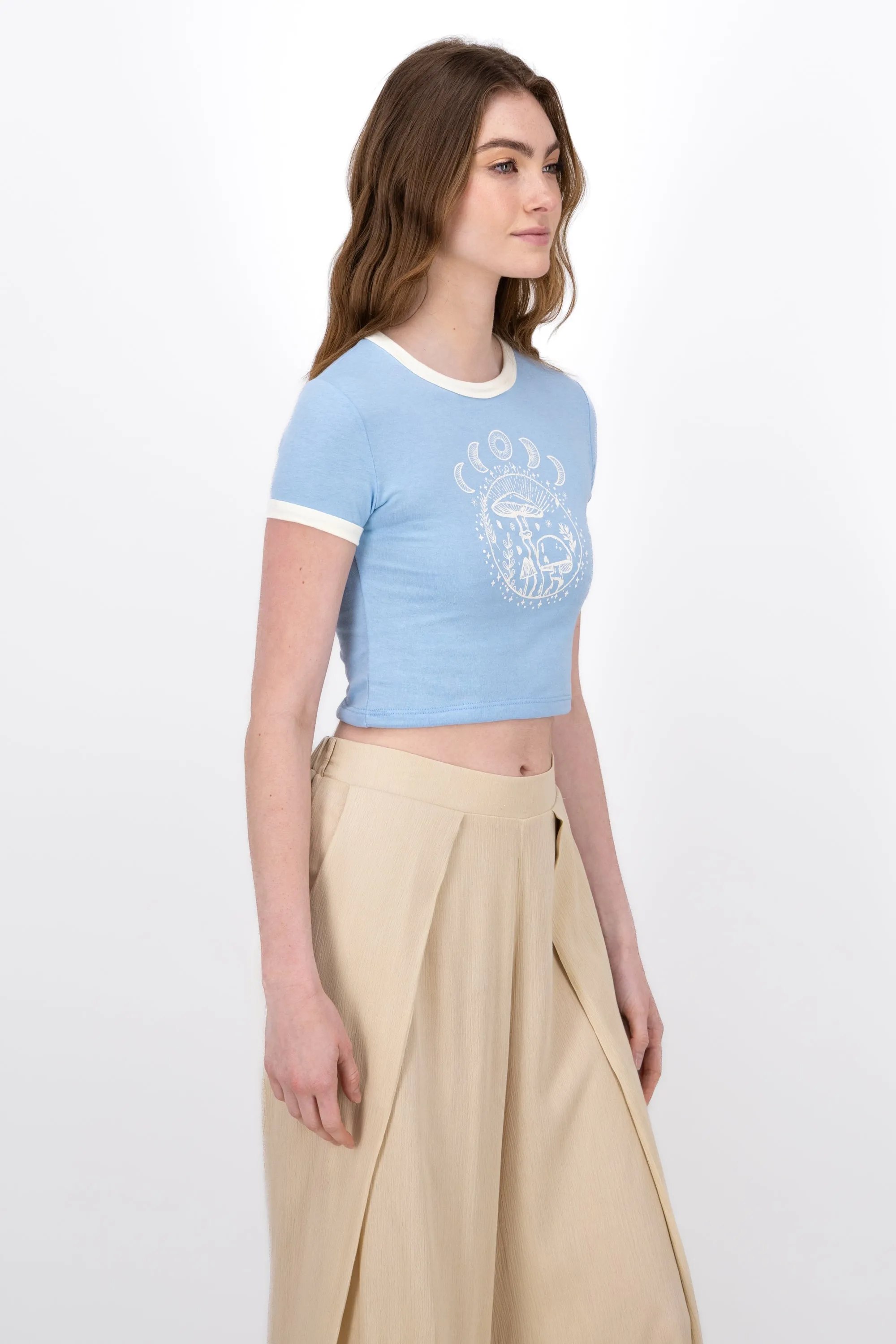 Playera Crop Hongos Lunas sold by Shasa product image thumbnail 3
