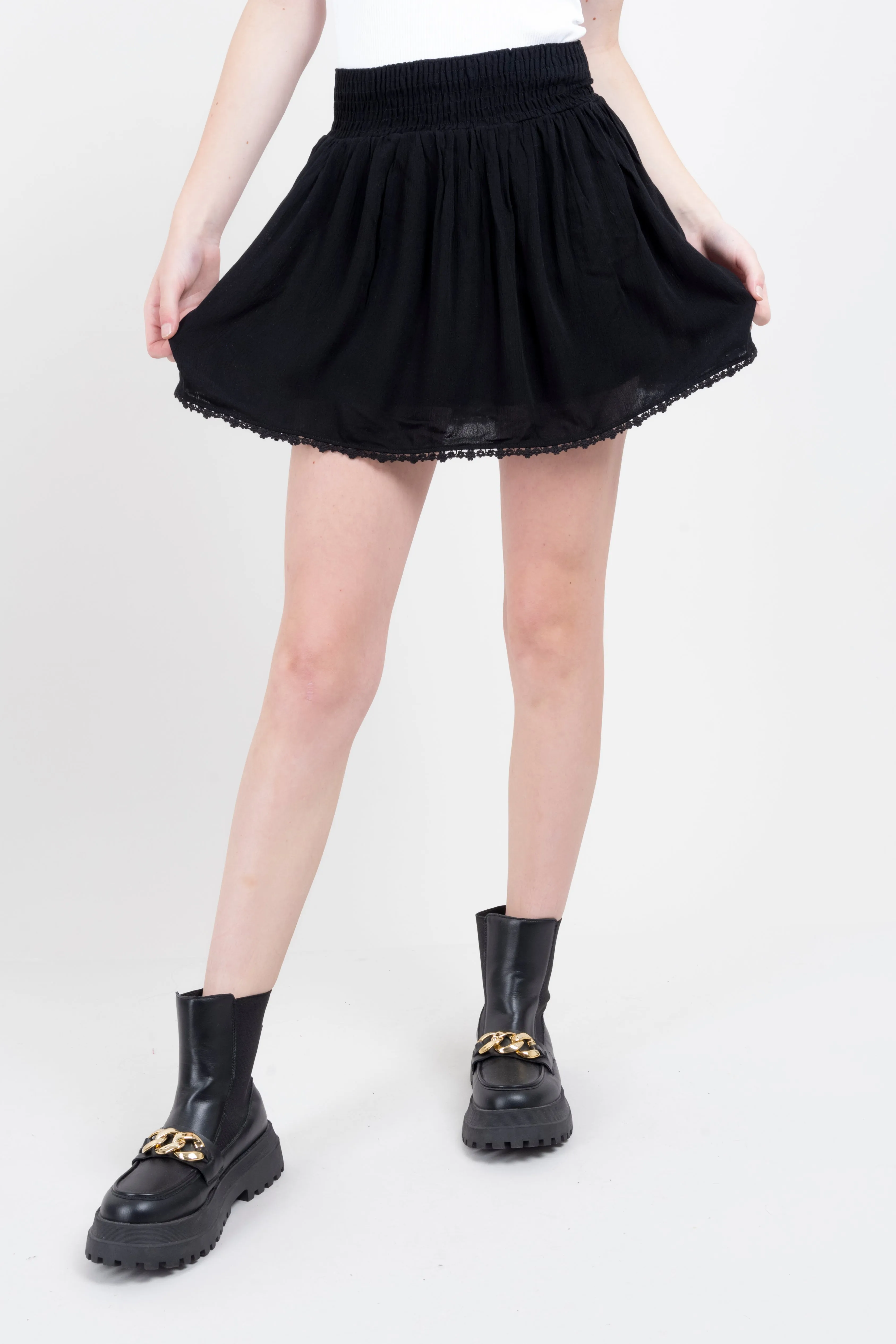 Falda mini elástico encaje sold by Shasa