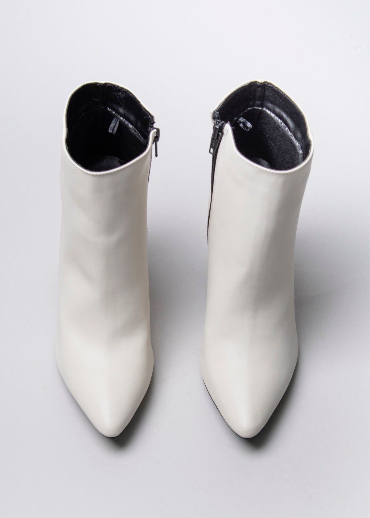 Botín midi puntal efecto piel sold by Shasa product image thumbnail 3