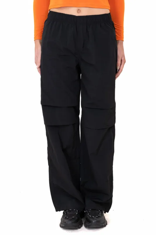 Pantalón parachute cintura elástica sold by Shasa