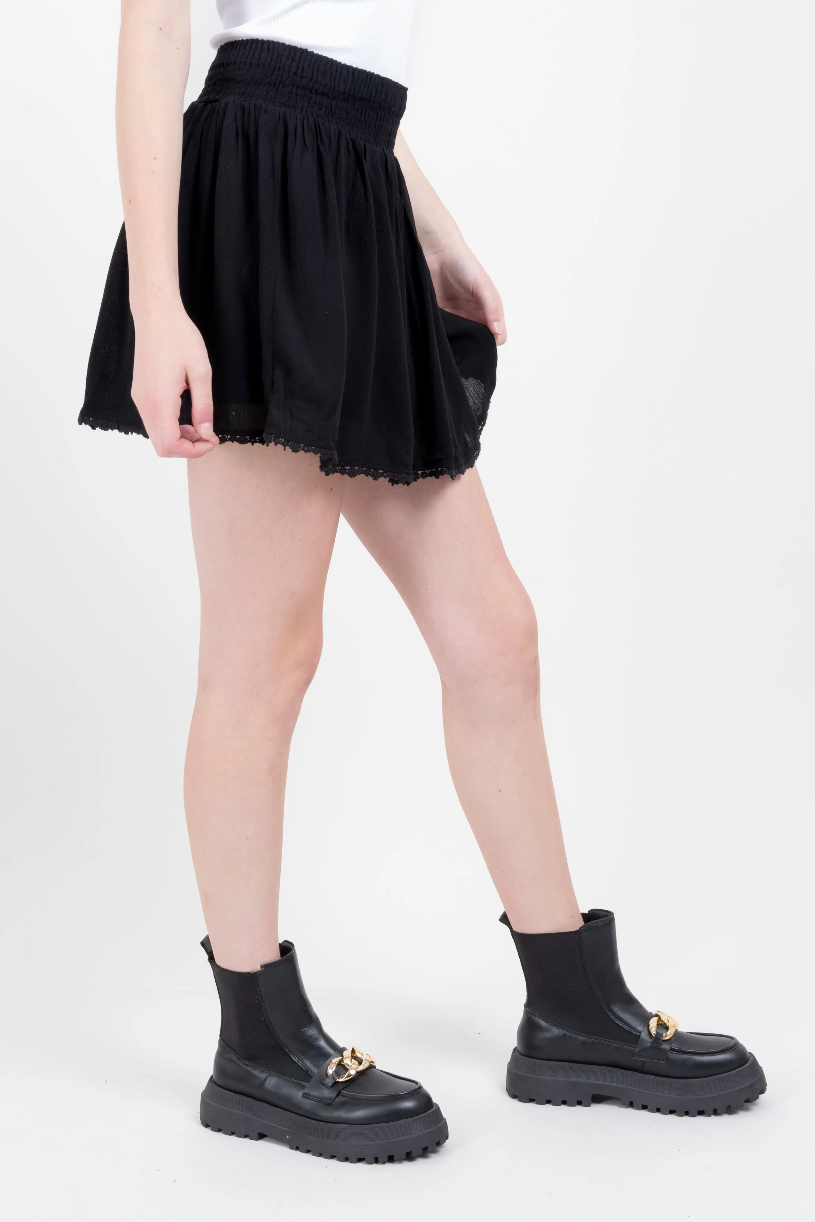 Falda mini elástico encaje sold by Shasa product image thumbnail 3