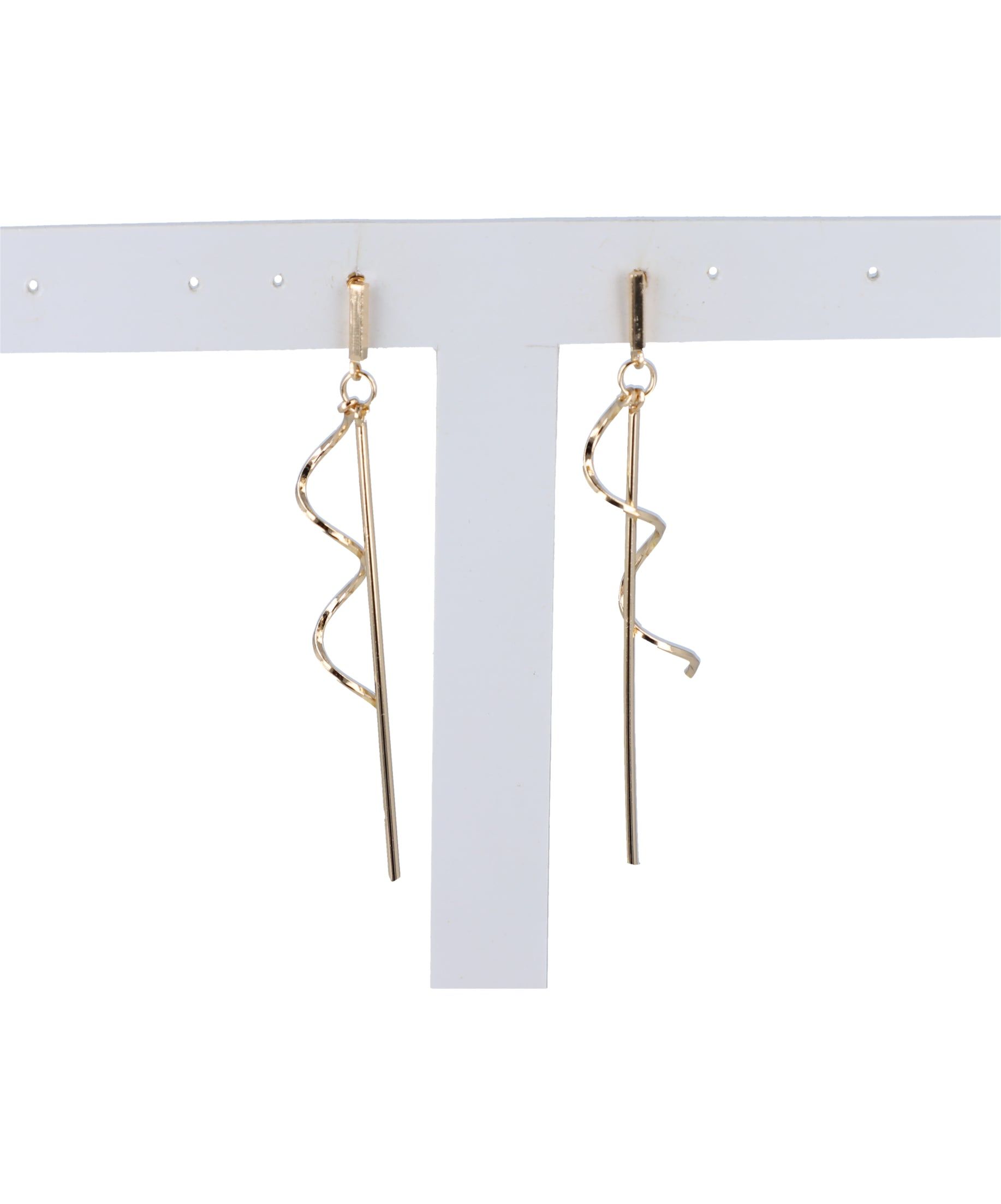 Aretes largos remolino sold by Shasa