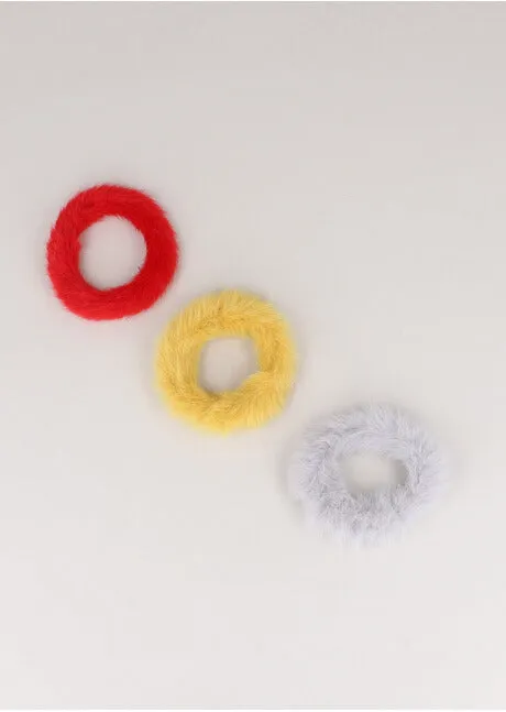Set 3 Scrunchie Peluche sold by Shasa