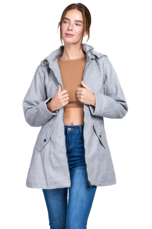 Abrigo detalle cierre sold by Shasa