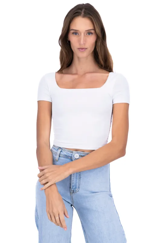 Top liso manga corta escote cuadrado sold by Shasa