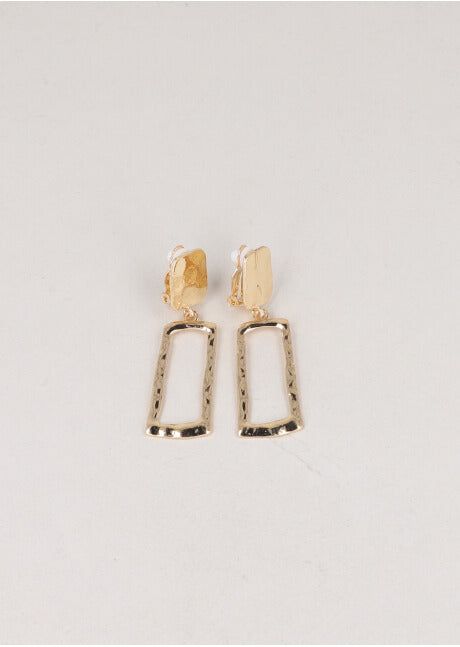 Aretes Rectangulo Martelinado sold by Shasa
