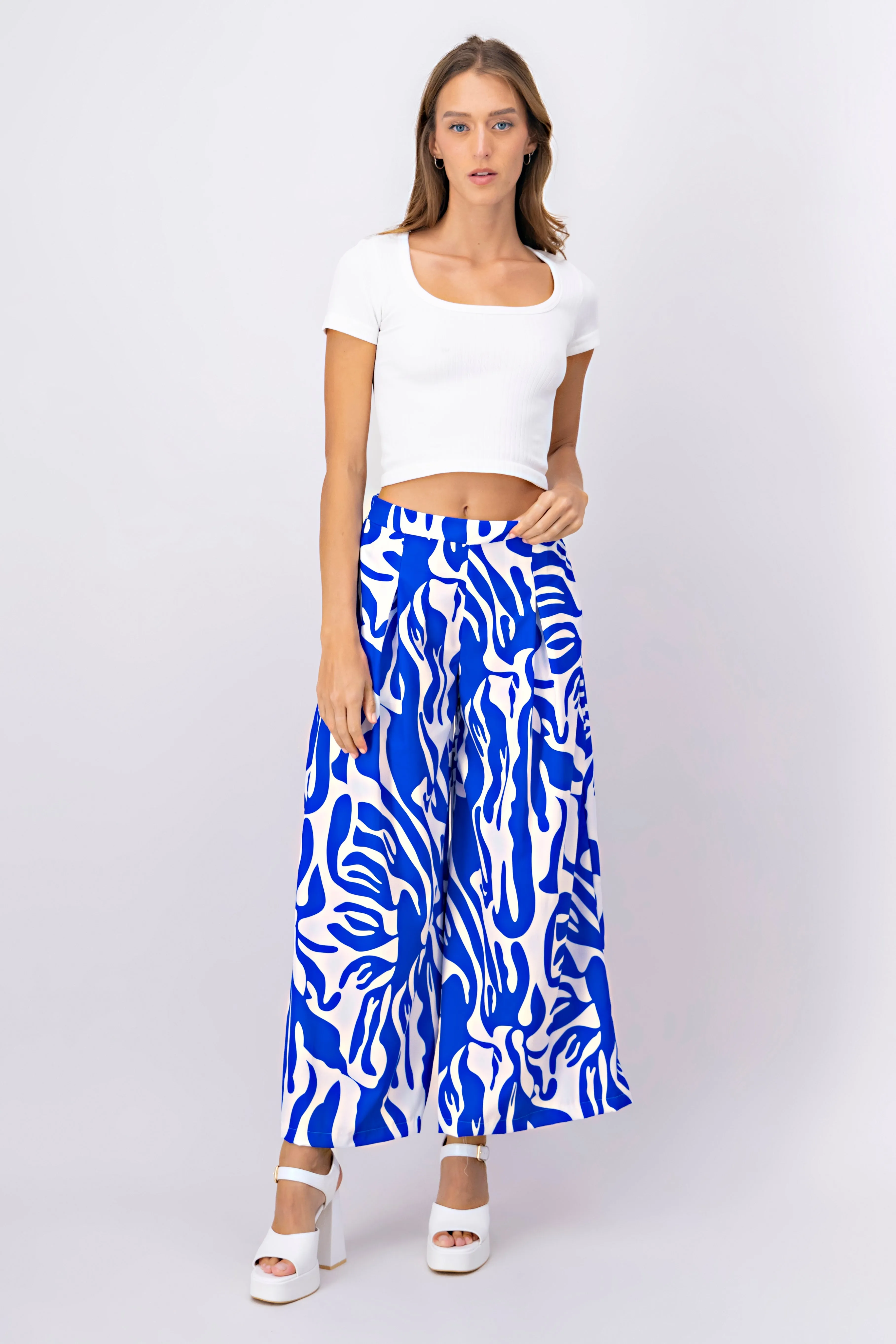 Pantalón super wide leg estampado sold by Shasa