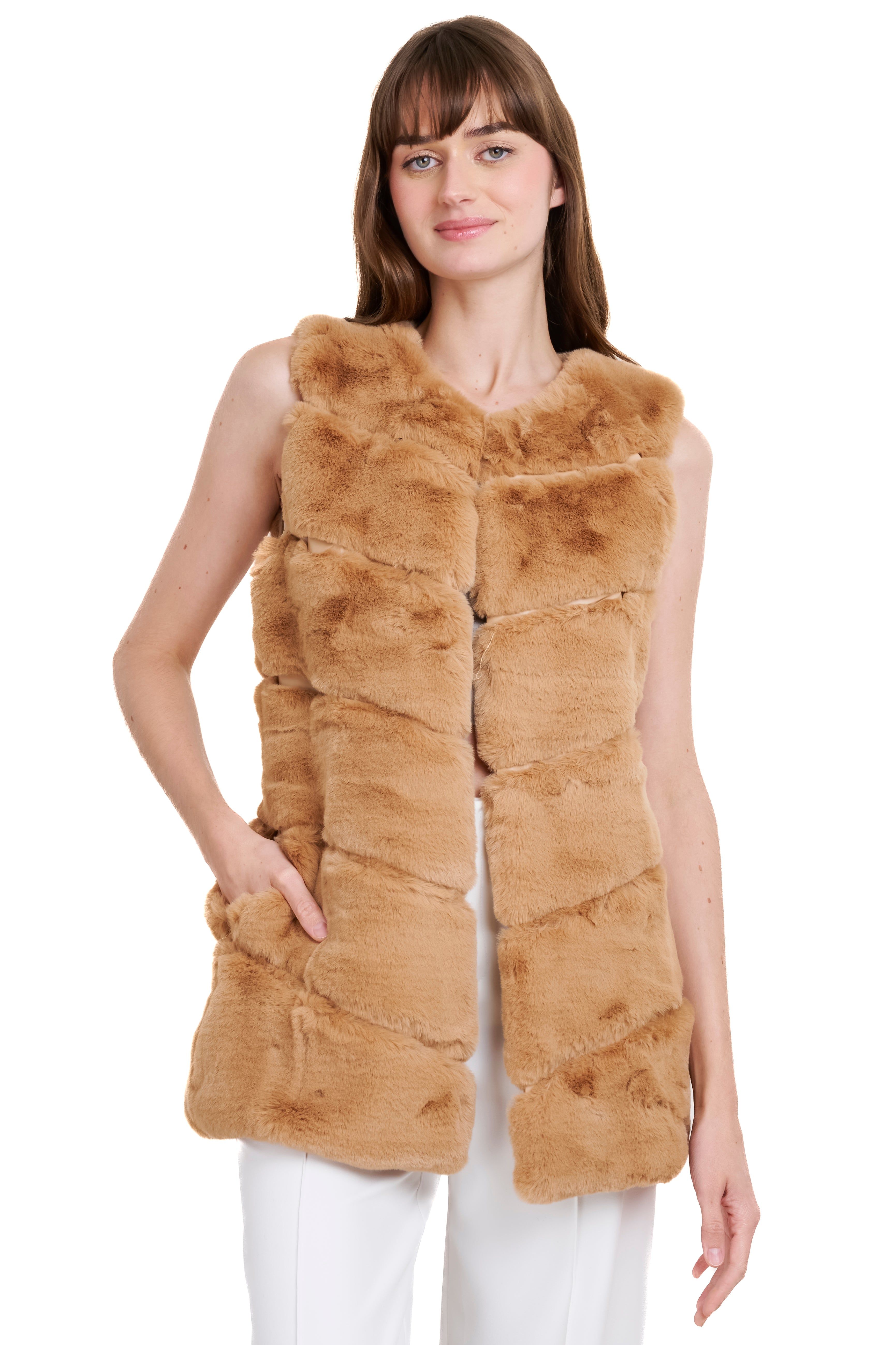 Chaleco peluche detalle costura sold by Shasa product image thumbnail 5