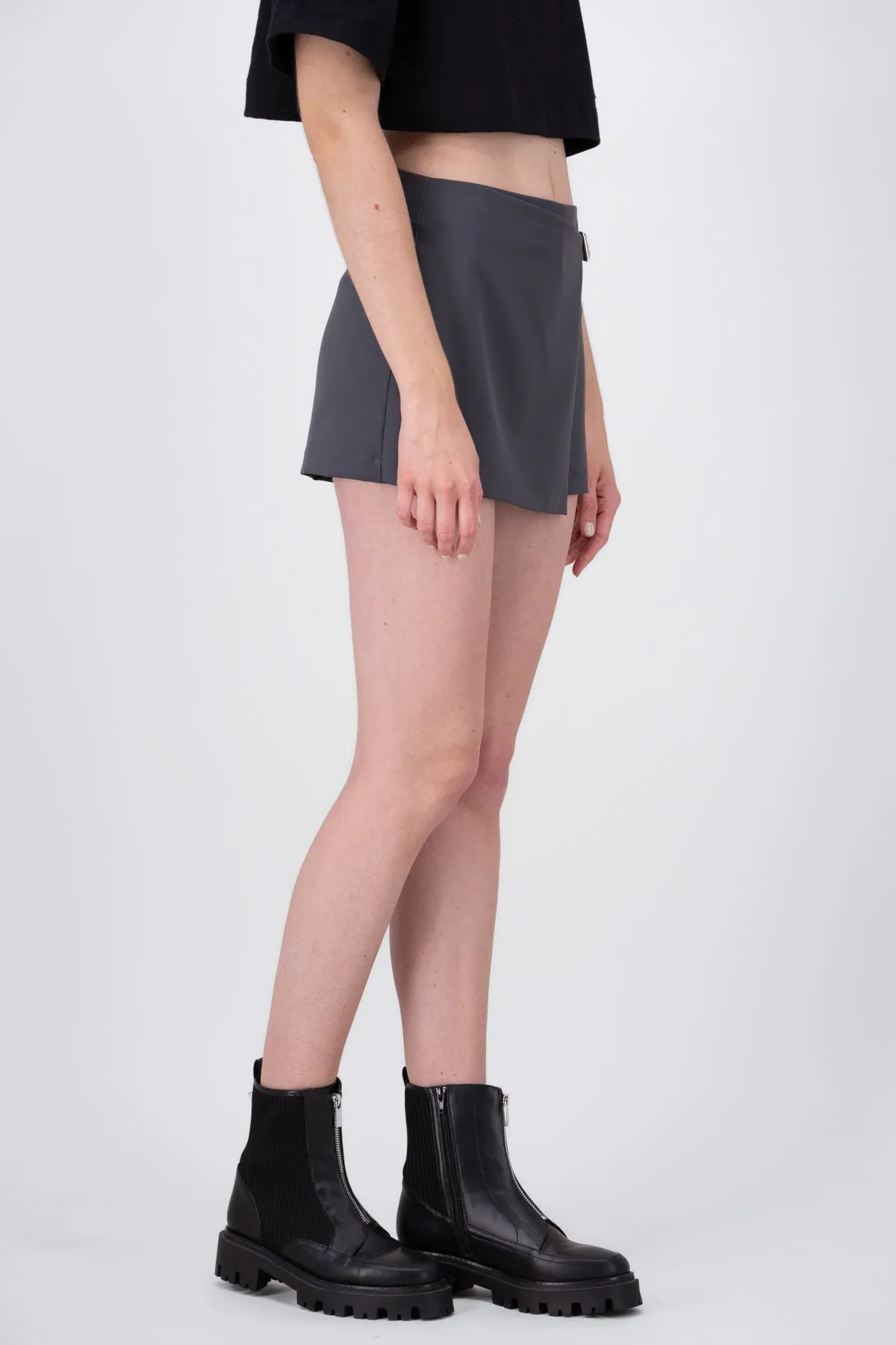 Falda Short Cruzada Detalle Cinturon Con Hebilla H sold by Shasa product image thumbnail 3