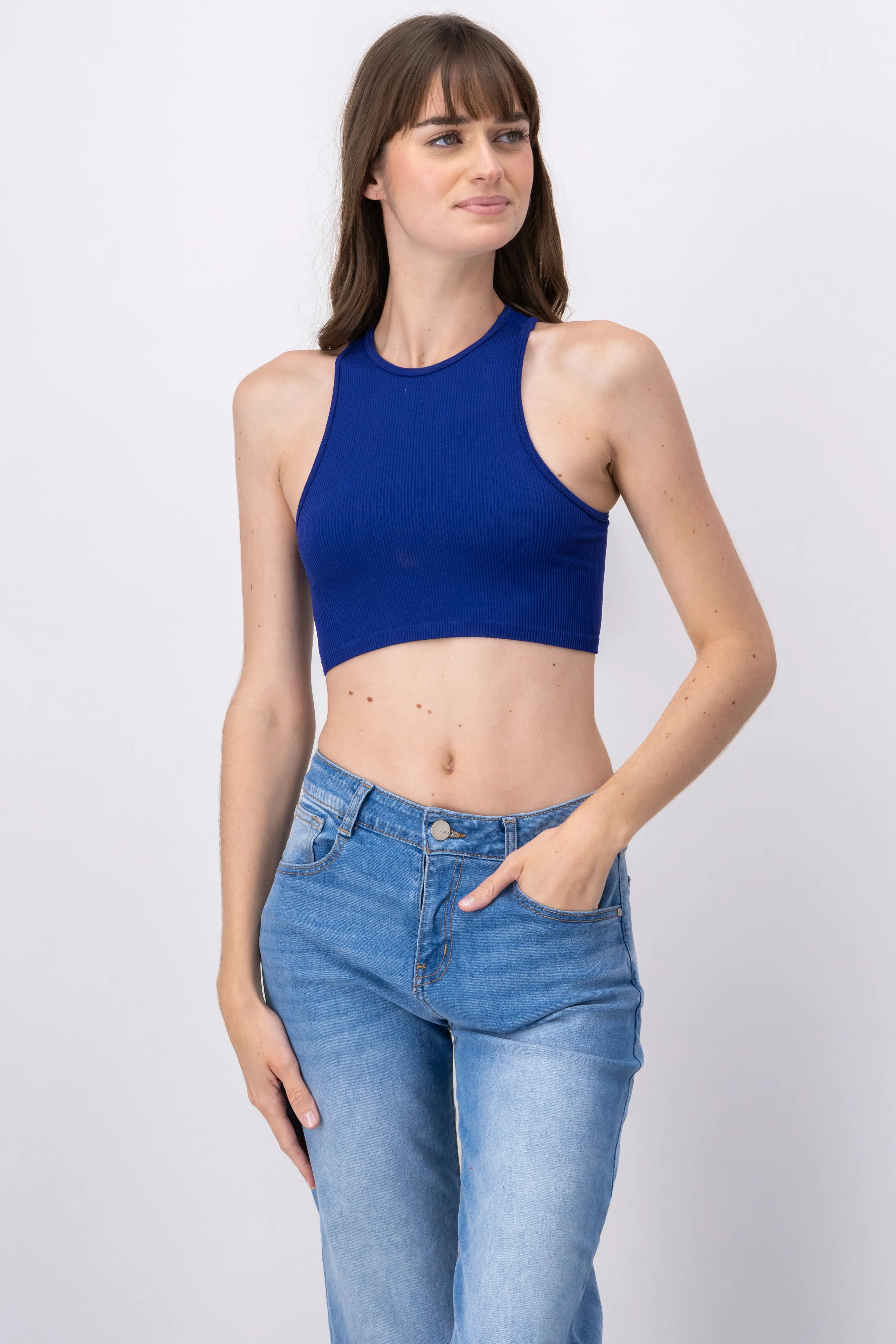 Top crop liso sin manga sold by Shasa