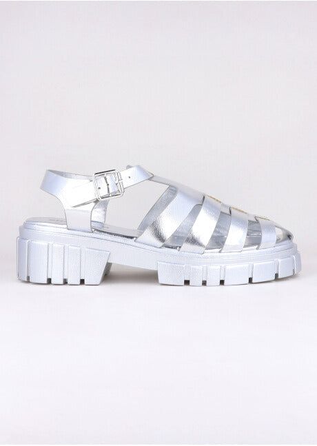 Sandalias cangreja metálica sold by Shasa