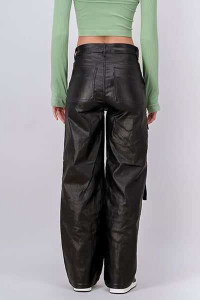 Pantalón cargo efecto piel sold by Shasa product image thumbnail 4