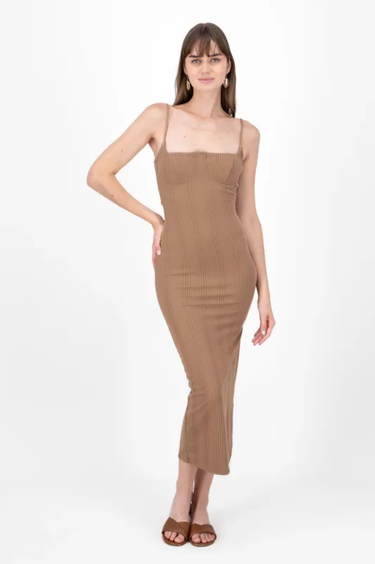 Vestido maxi con copas y textura sold by Shasa
