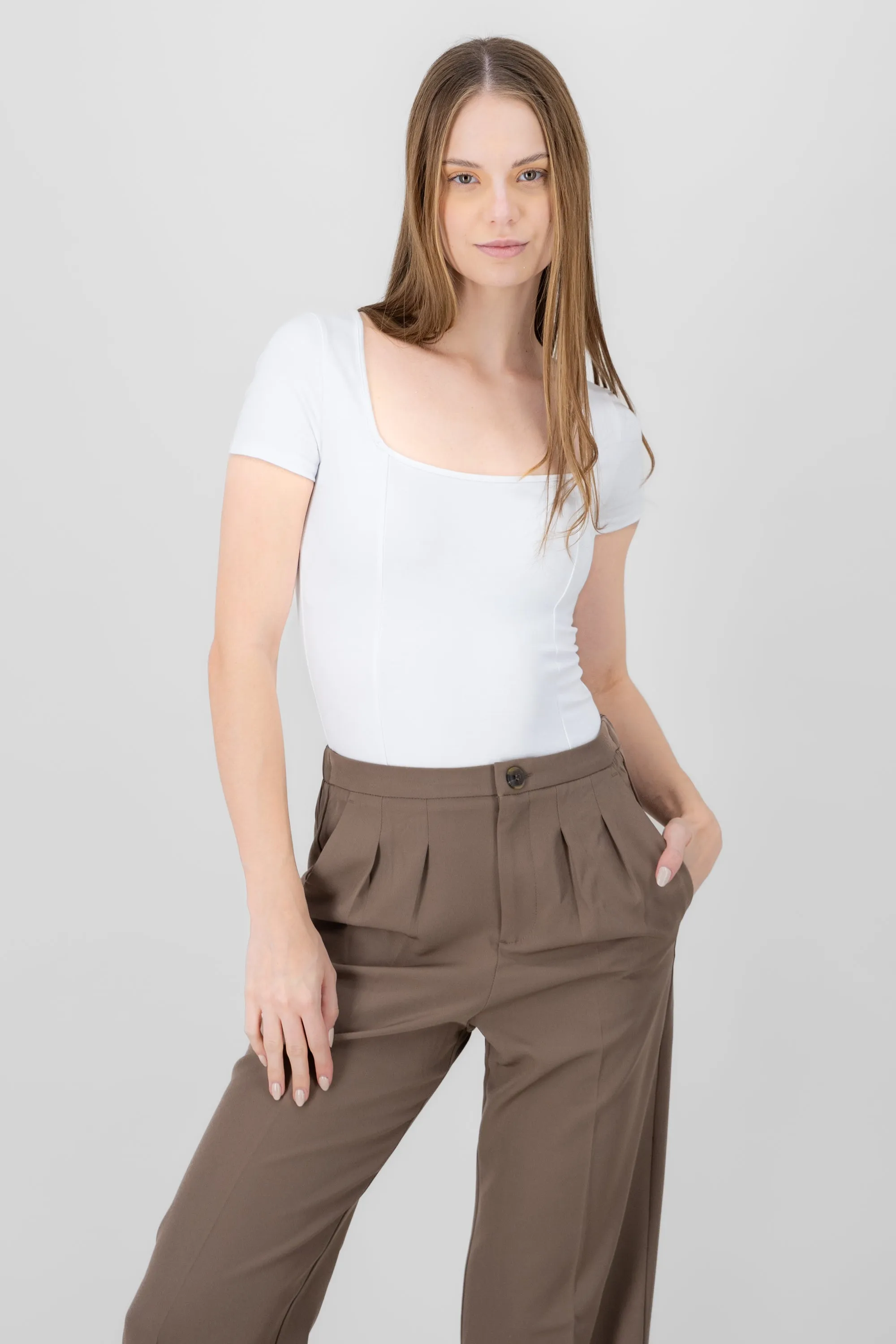 Body escote cuadrado manga corta sold by Shasa