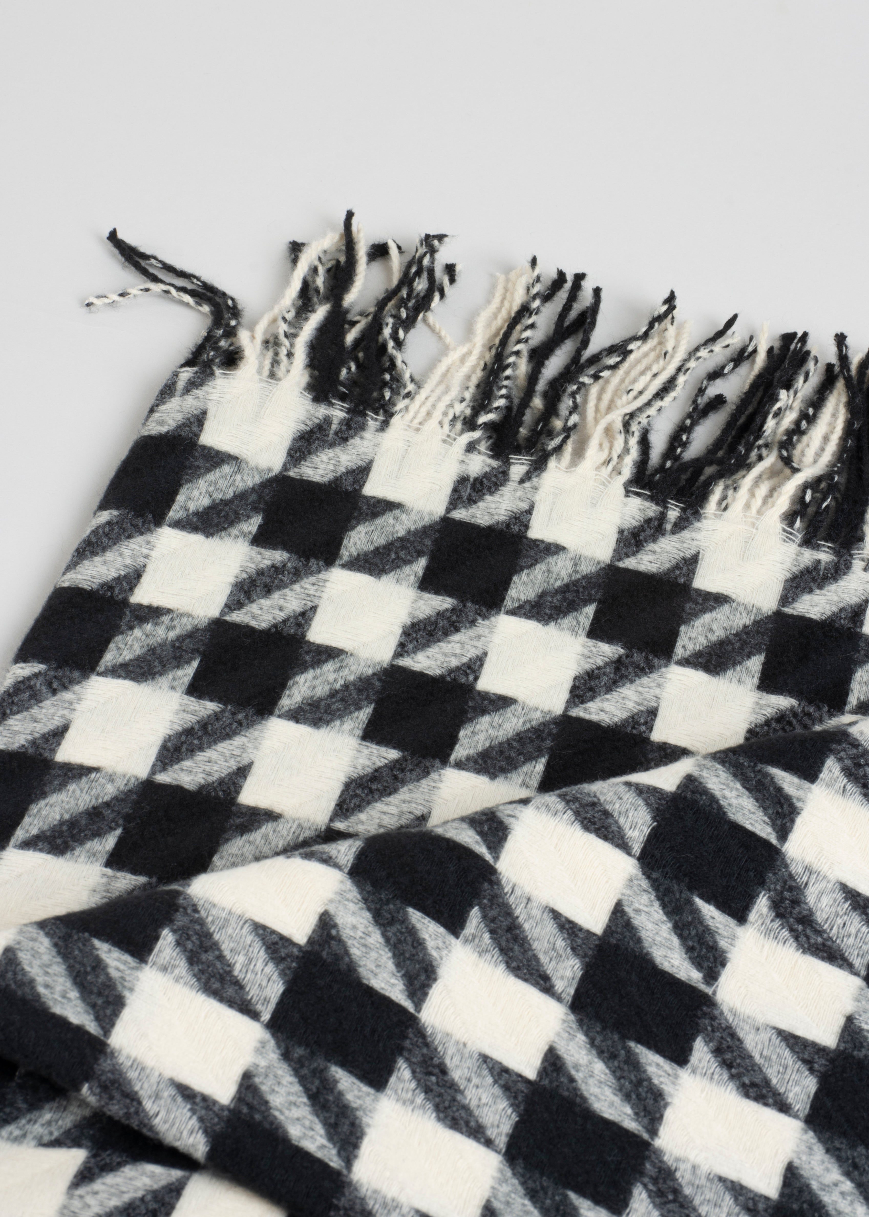 Bufanda pata gallo sold by Shasa product image thumbnail 2