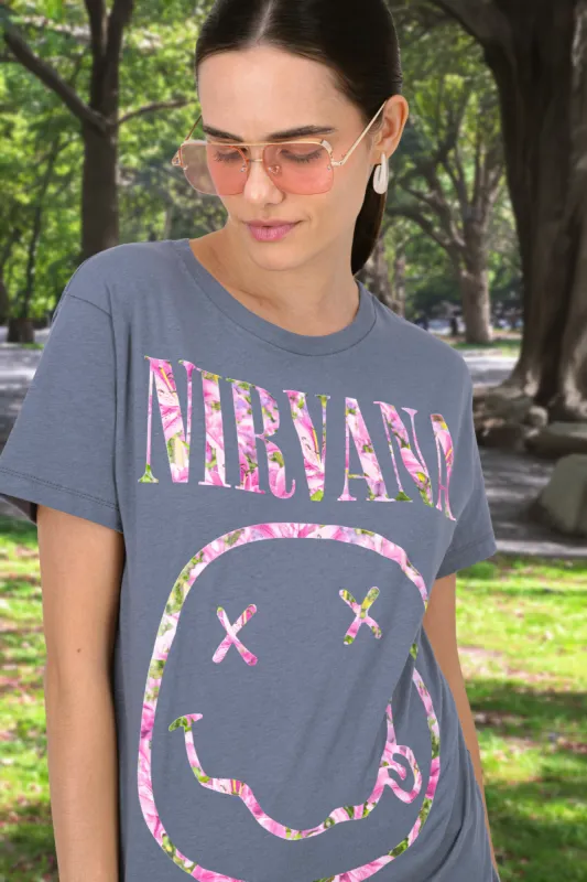 Playera nirvana cara flores manga corta over sold by Shasa