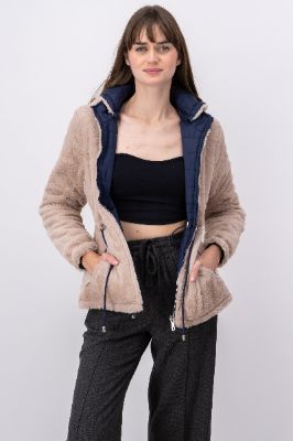 Chamarra parka peluche reversible sold by Shasa