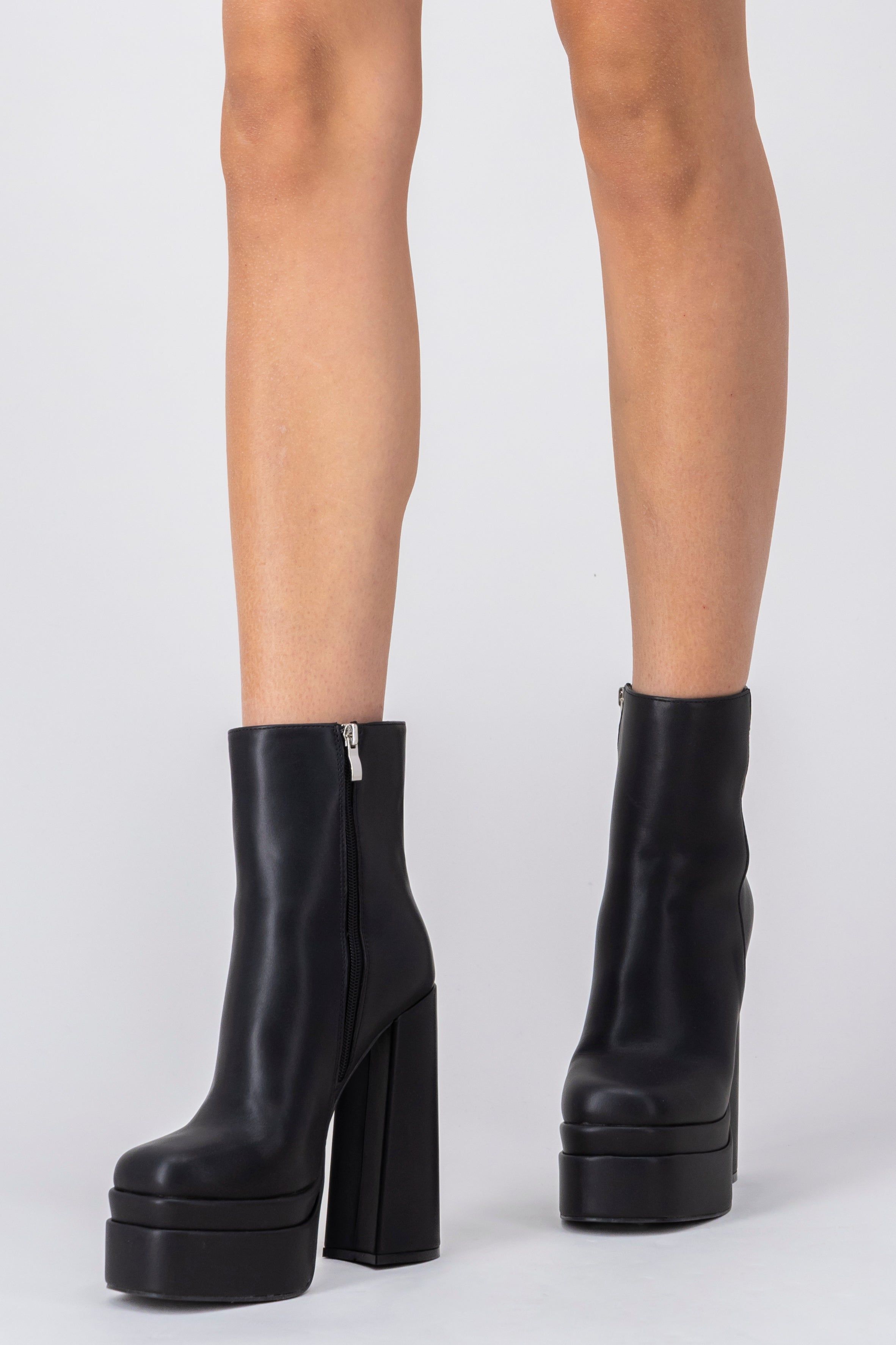 Botín efecto piel doble plataforma sold by Shasa product image thumbnail 5