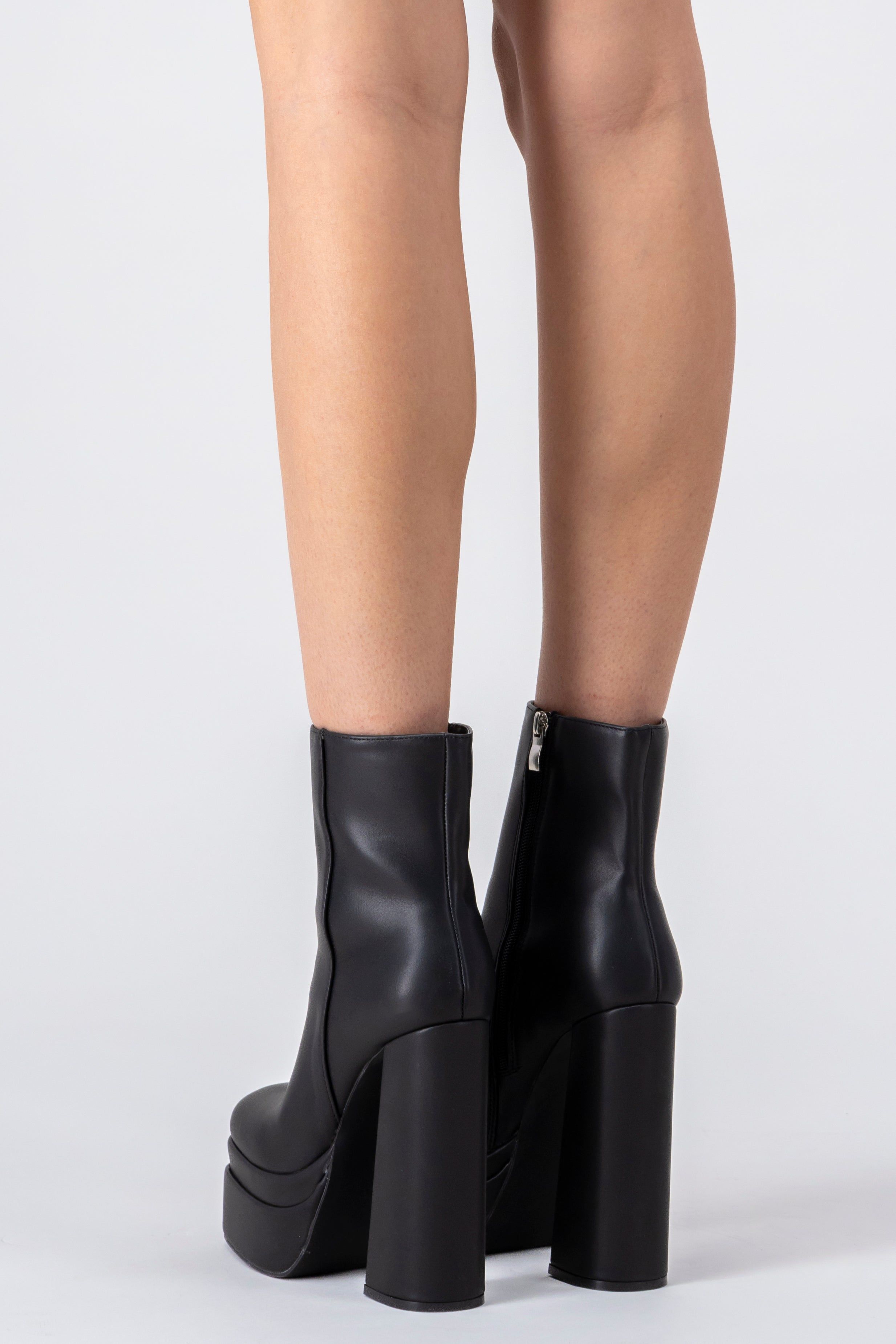 Botín efecto piel doble plataforma sold by Shasa product image thumbnail 4