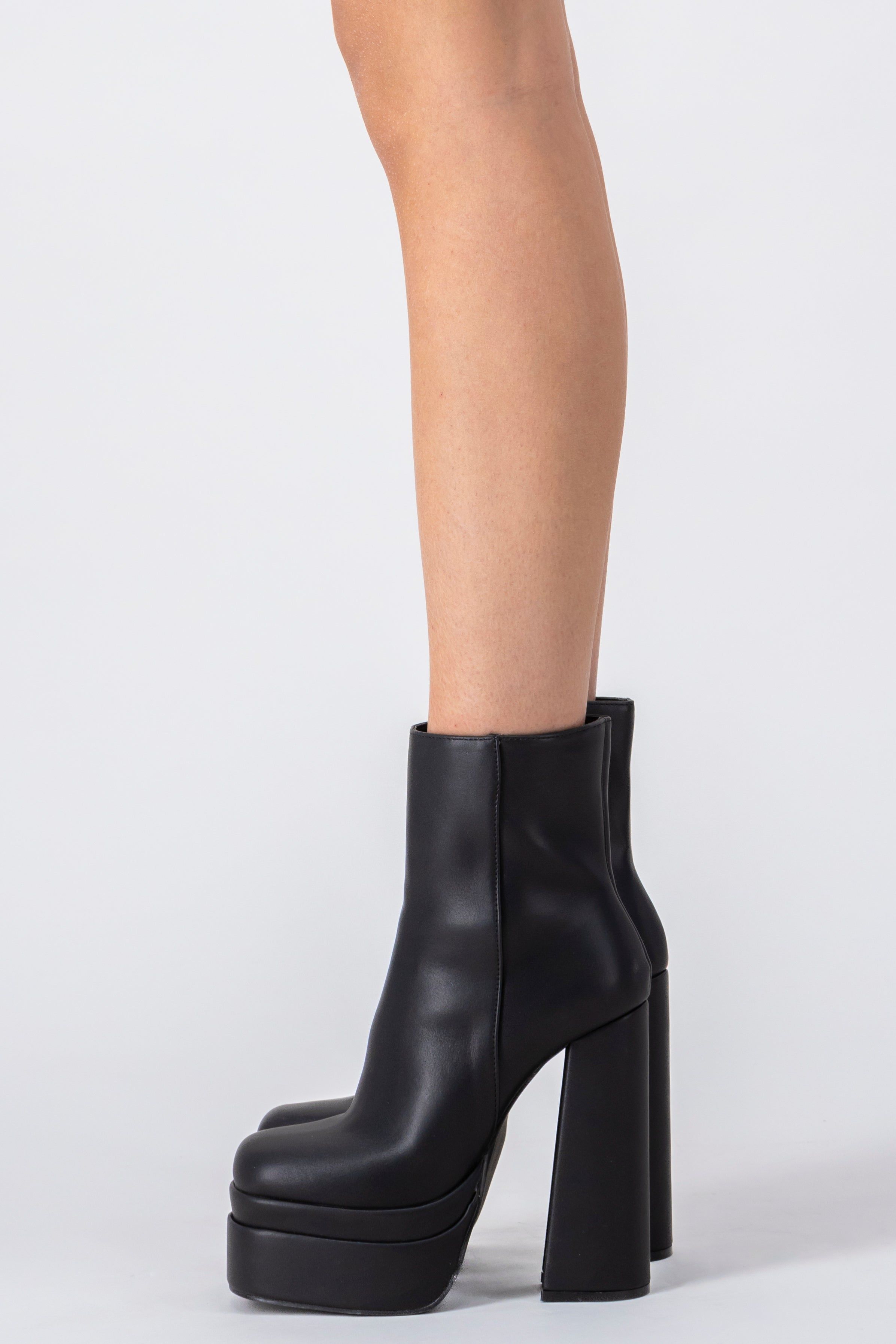 Botín efecto piel doble plataforma sold by Shasa product image thumbnail 3