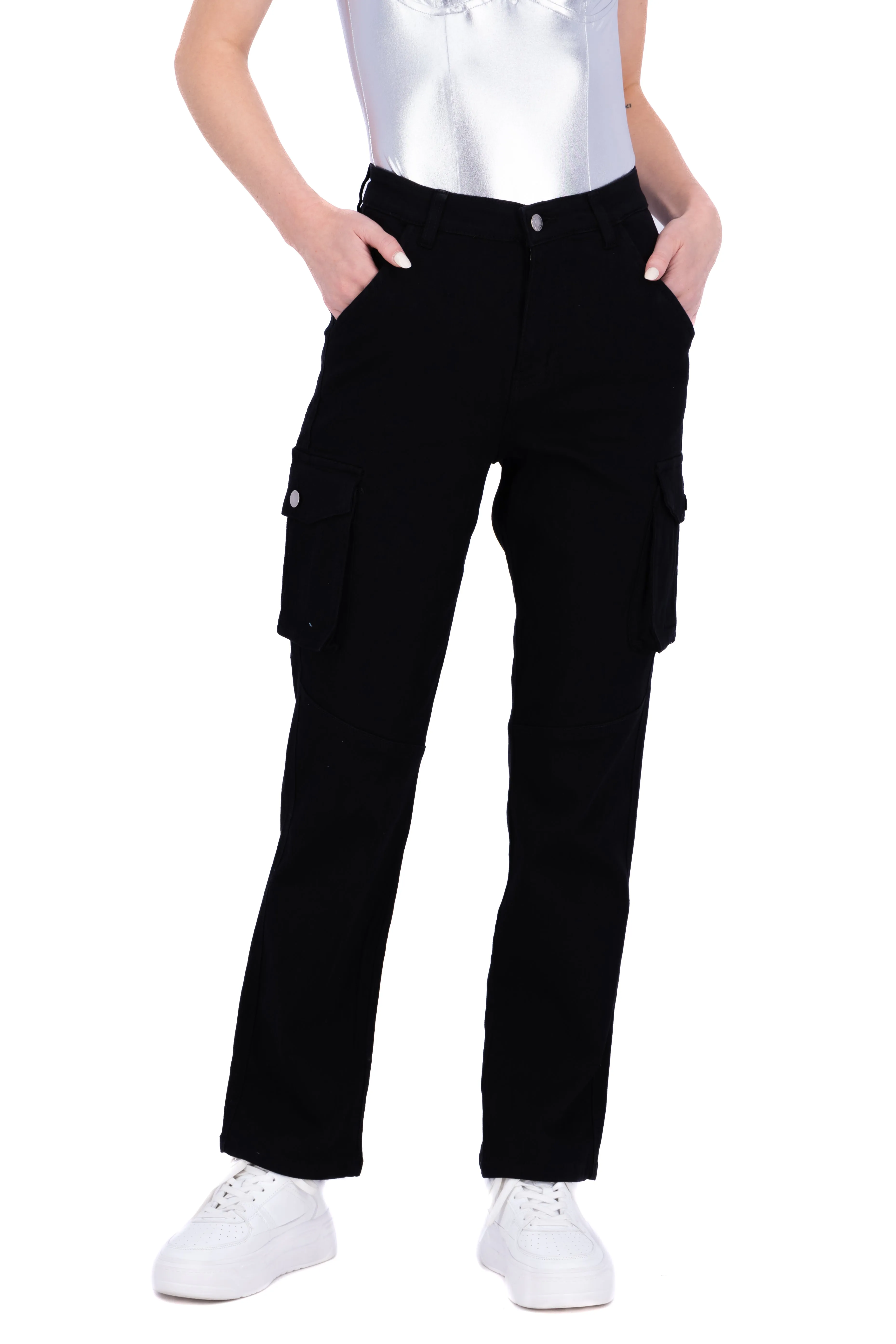 Pantalón bolsas cargo botones sold by Shasa