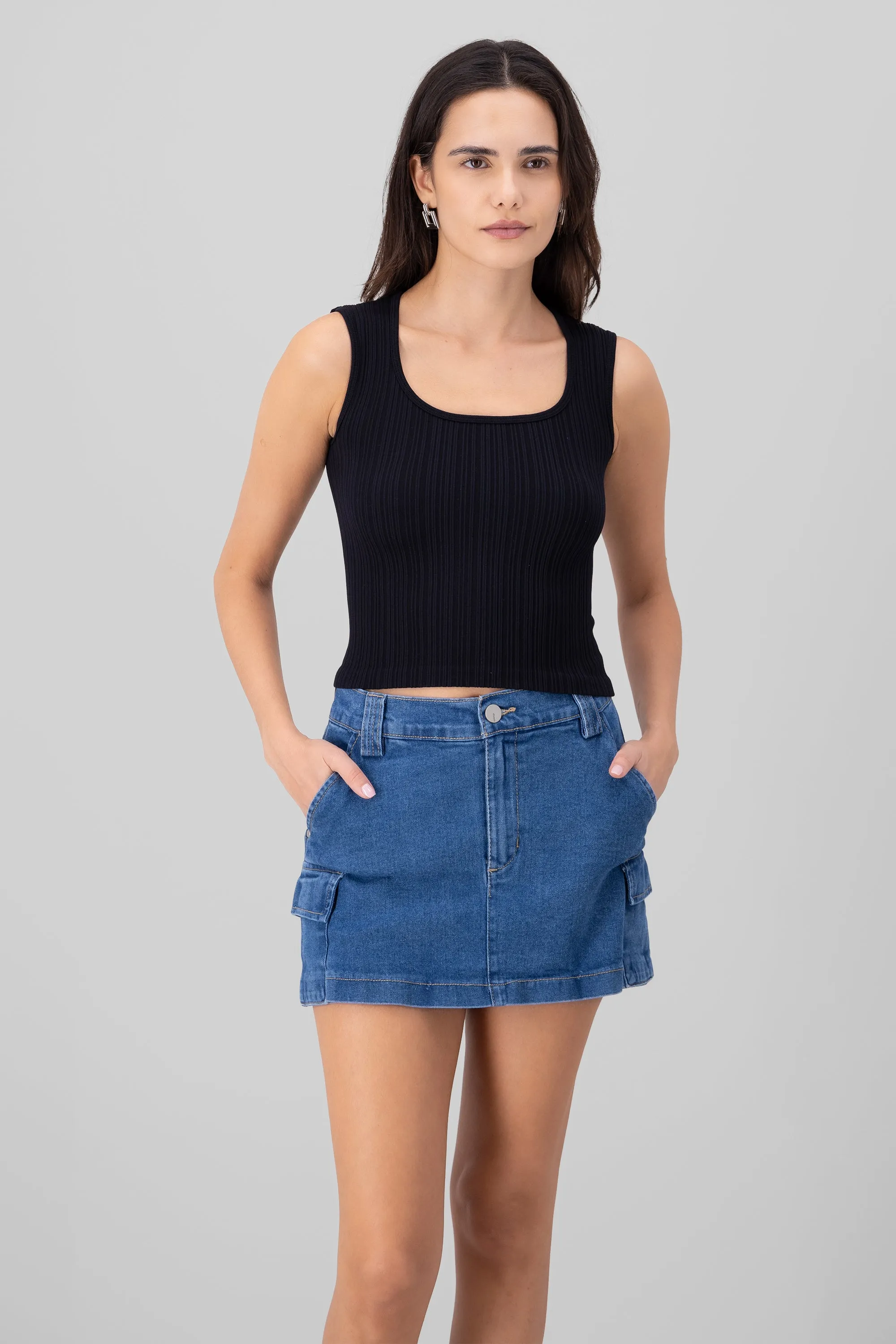 Top textura escote cuadrado sold by Shasa