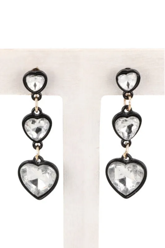 Aretes Triple Corazon Tamaños sold by Shasa