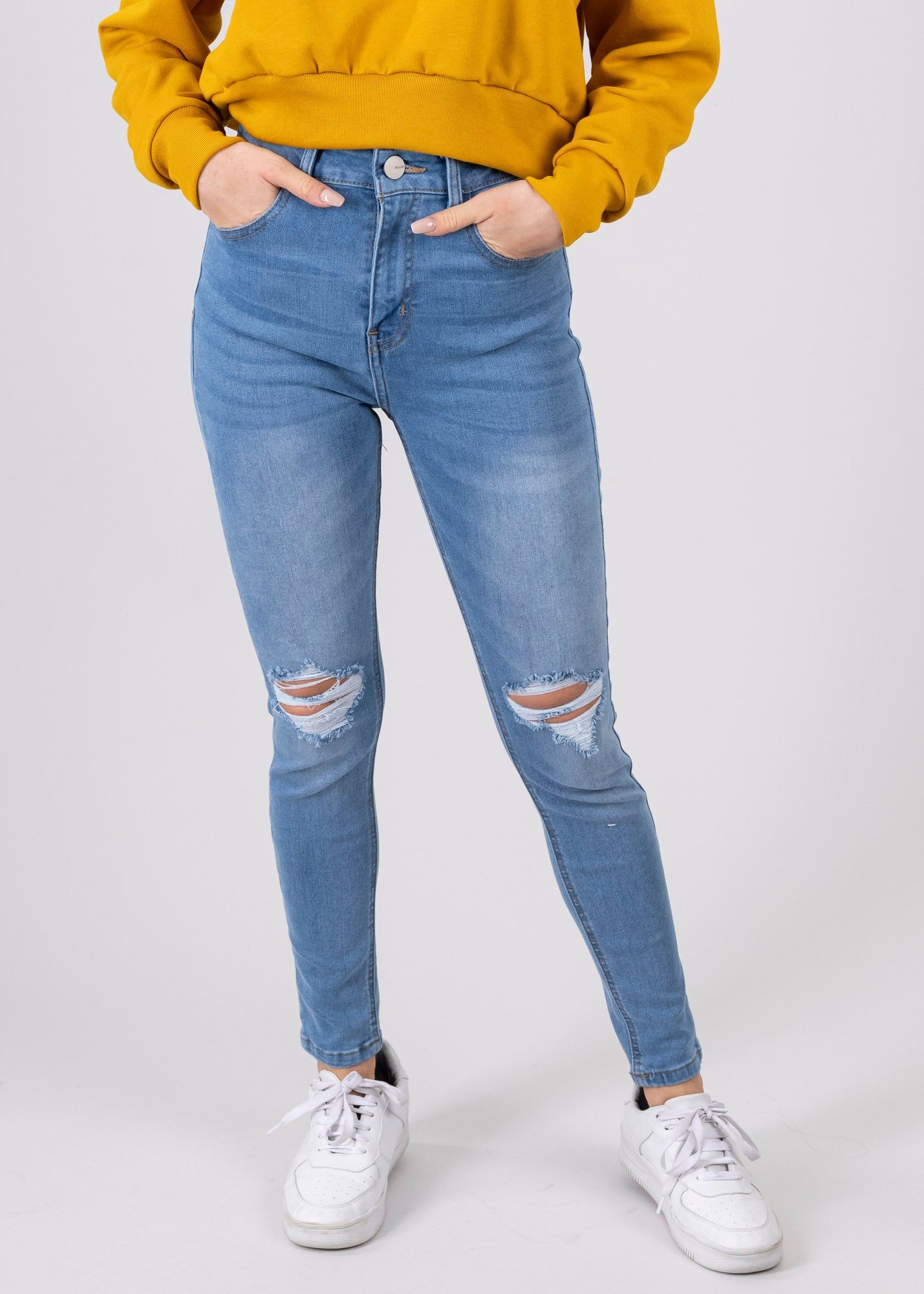Jeans skinny destrucción rodillas sold by Shasa product image thumbnail 2