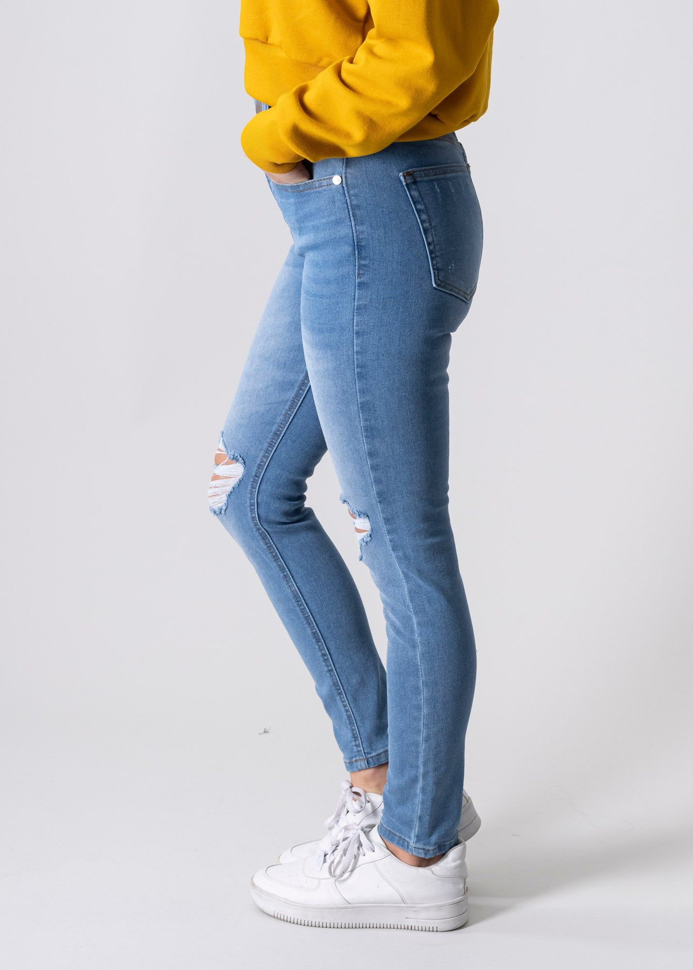 Jeans skinny destrucción rodillas sold by Shasa product image thumbnail 3