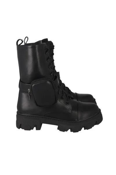 Bota combat larga con monedero sold by Shasa