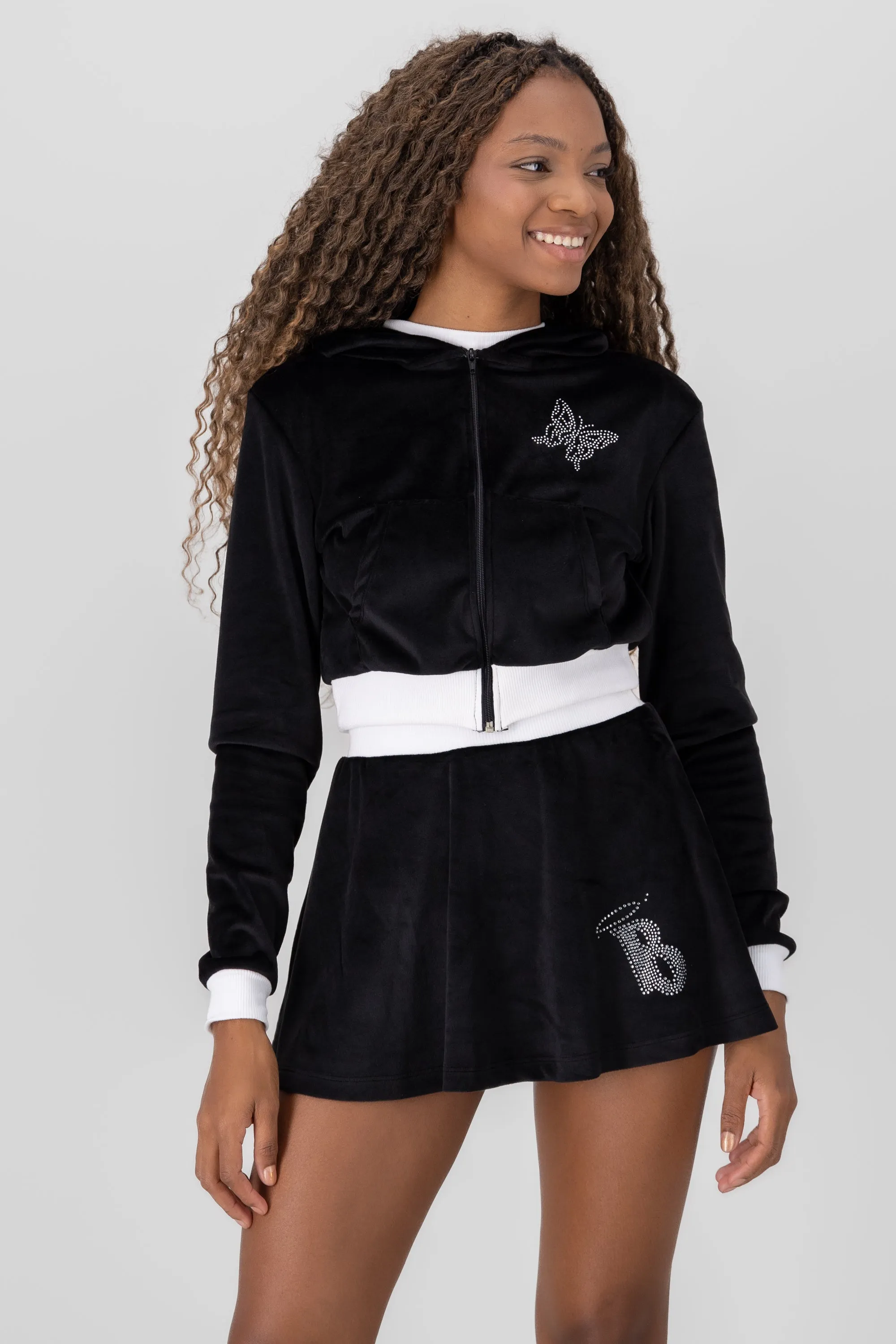 SUDADERA CROP BRATZ sold by Shasa