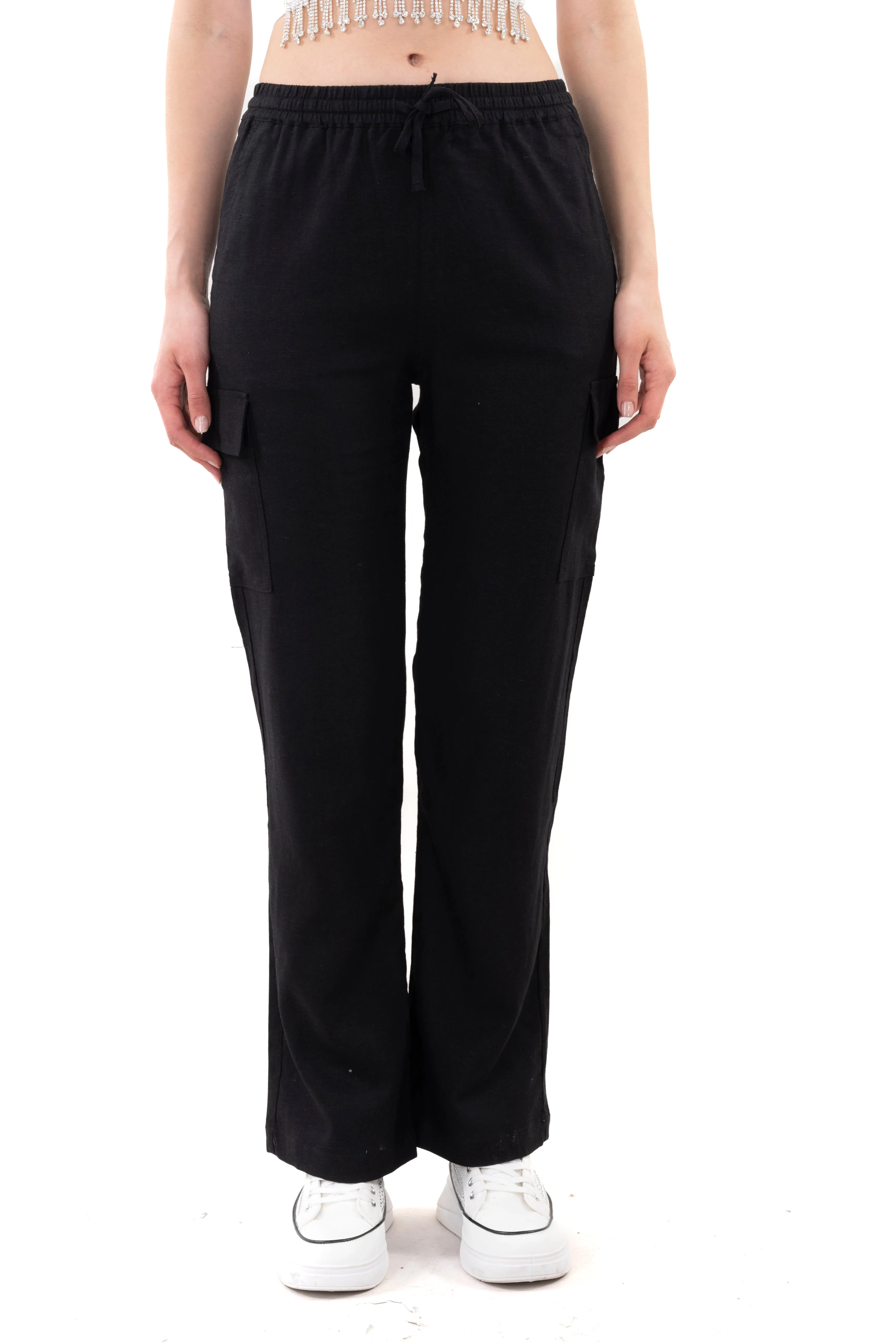 Pantalón recto cargo elástico sold by Shasa