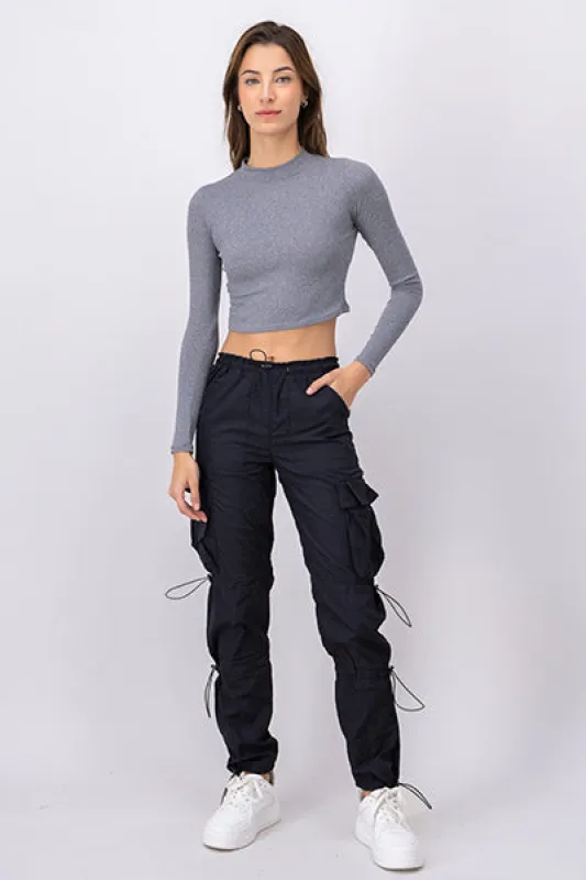 Pantalón parachute elástico piernas sold by Shasa