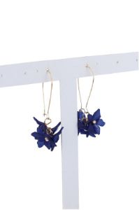Aretes largos flores sold by Shasa