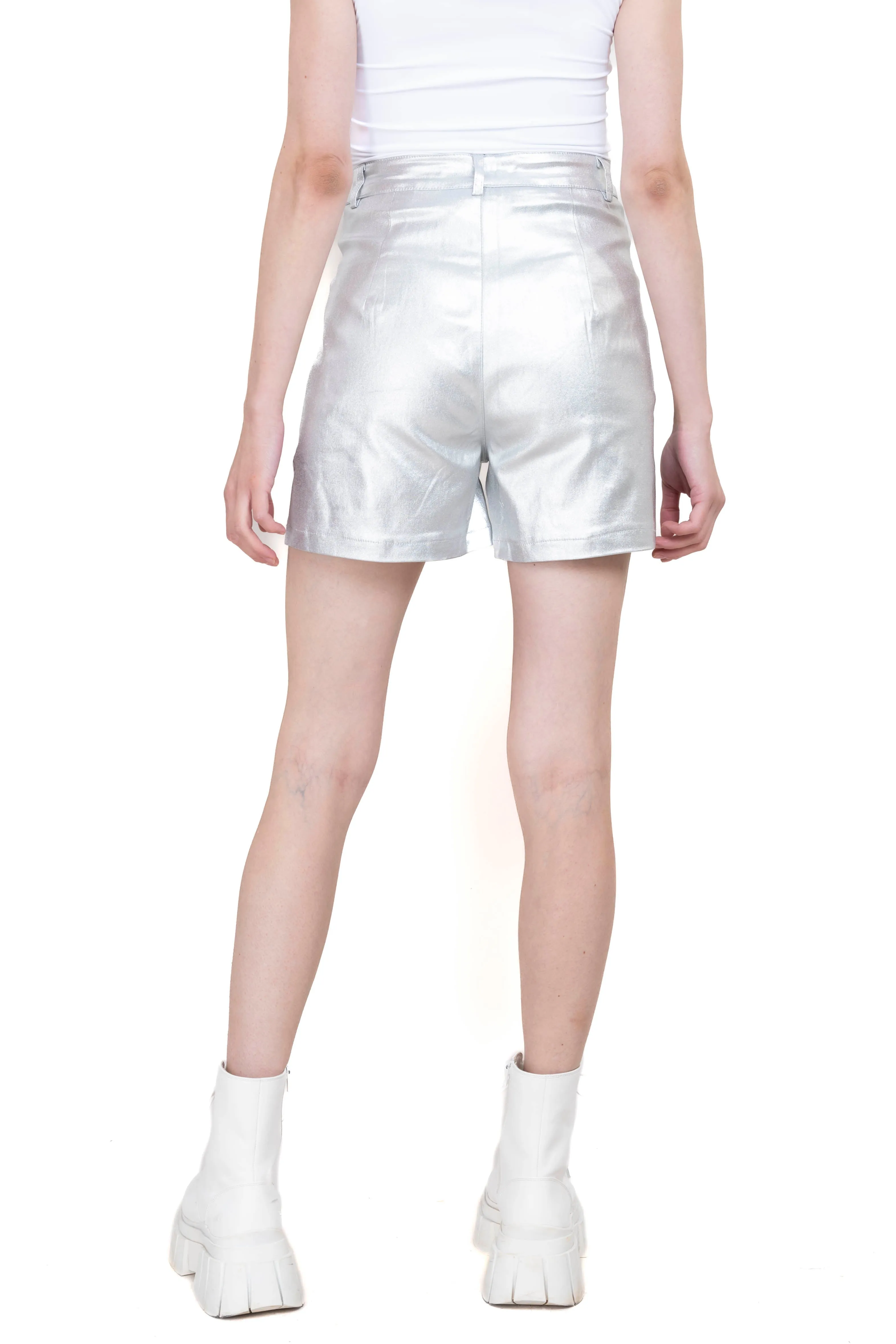 Short efecto piel metálico cargo sold by Shasa product image thumbnail 4