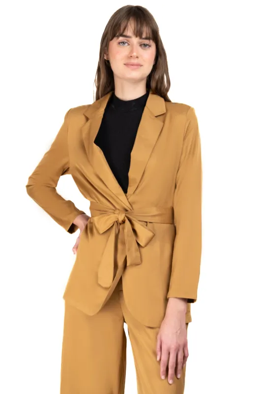 Saco lisa detalle lazo sold by Shasa
