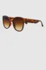 Lentes oversize puntiagudos sold by Shasa