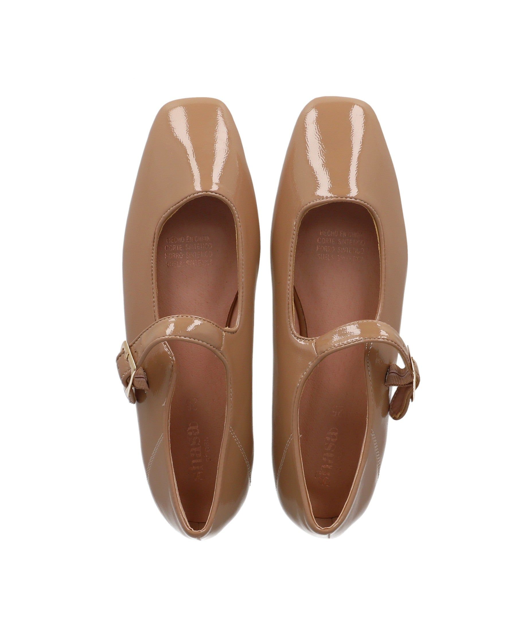 Flat punta cuadrada hebilla sold by Shasa