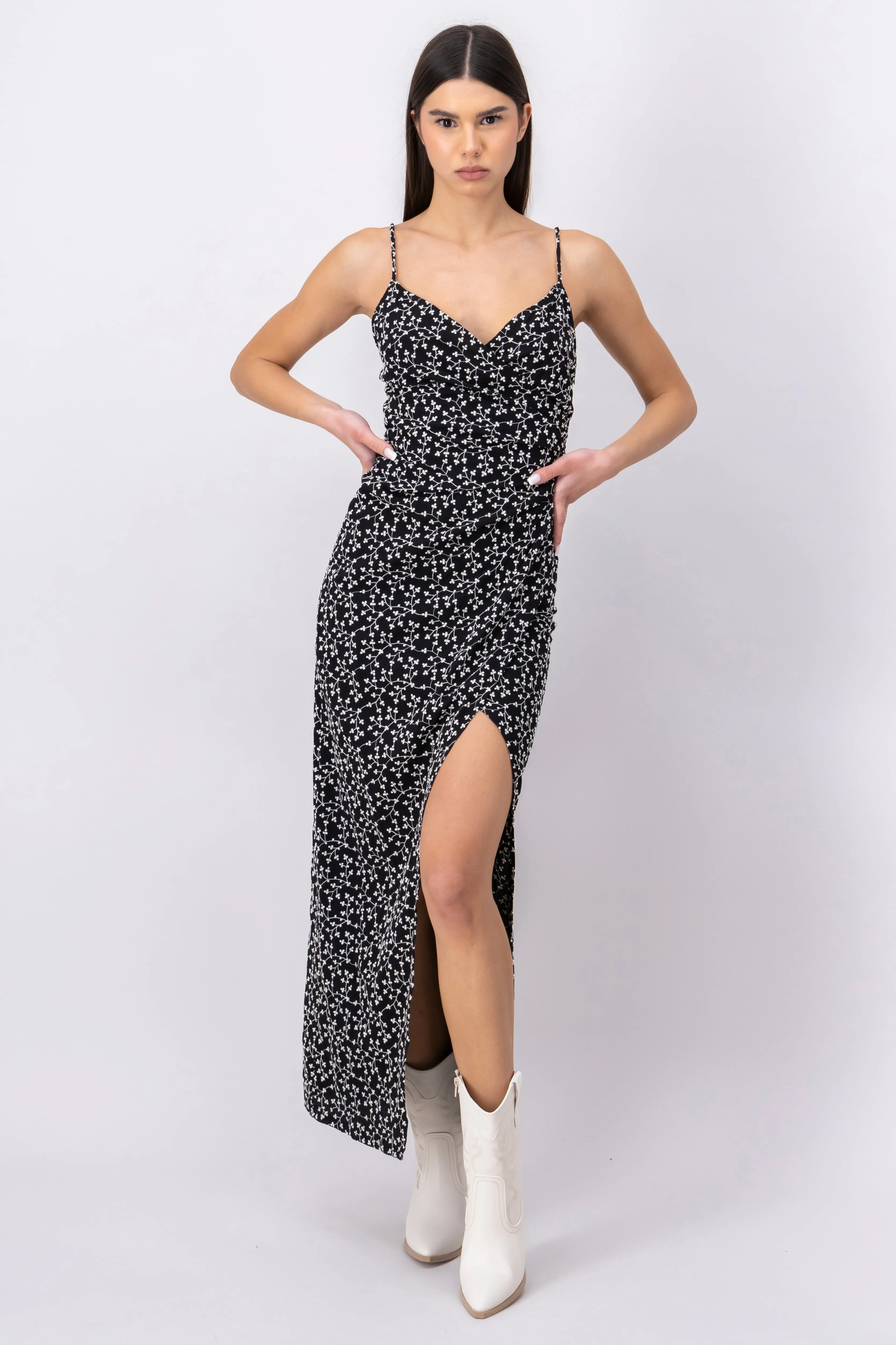 Vestido Maxi Bordado Flores sold by Shasa product image thumbnail 2