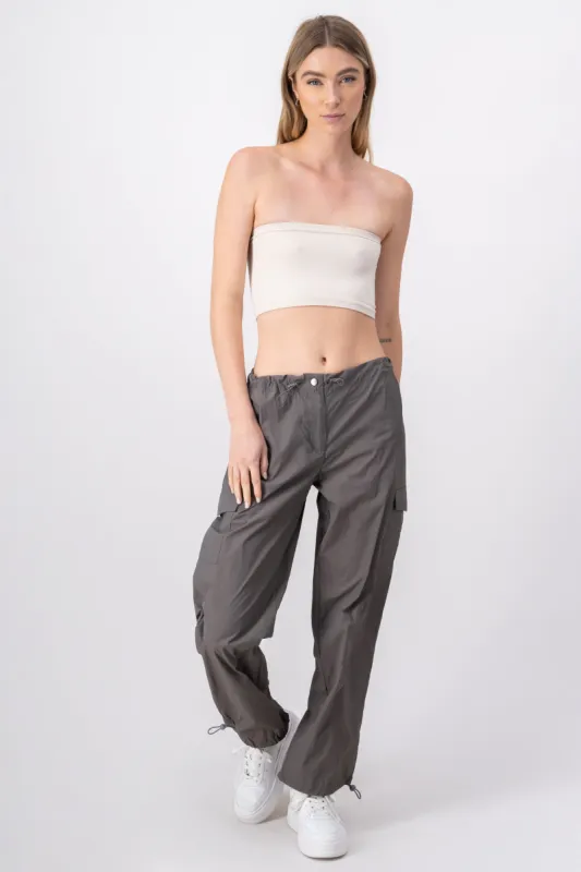 Pantalón parachute cargo sold by Shasa