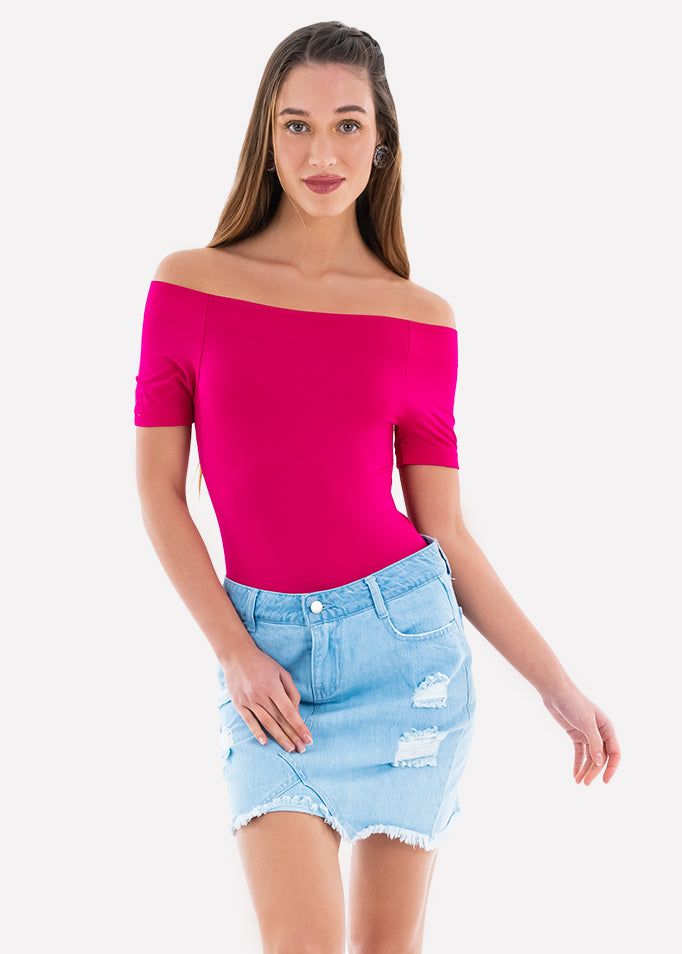 Bodysuit liso hombros descubiertos sold by Shasa